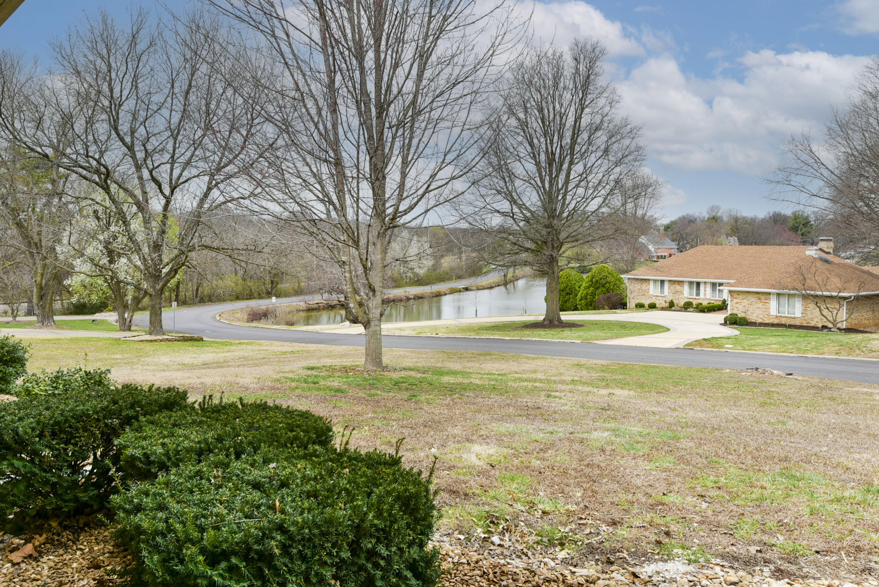 2806 East Rocklyn Road Property Photo 3