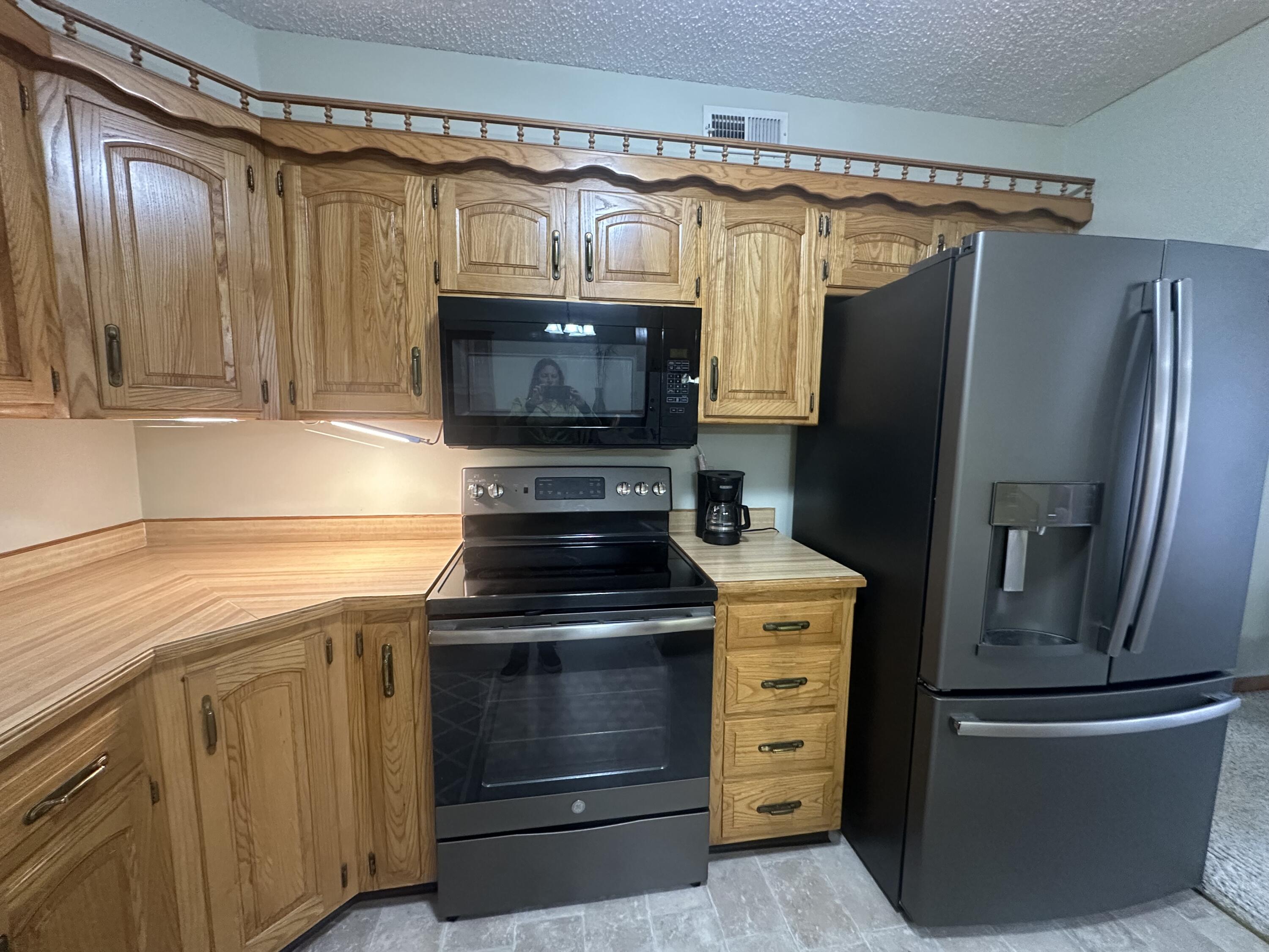 150 Sunken Forest Drive Property Photo 2