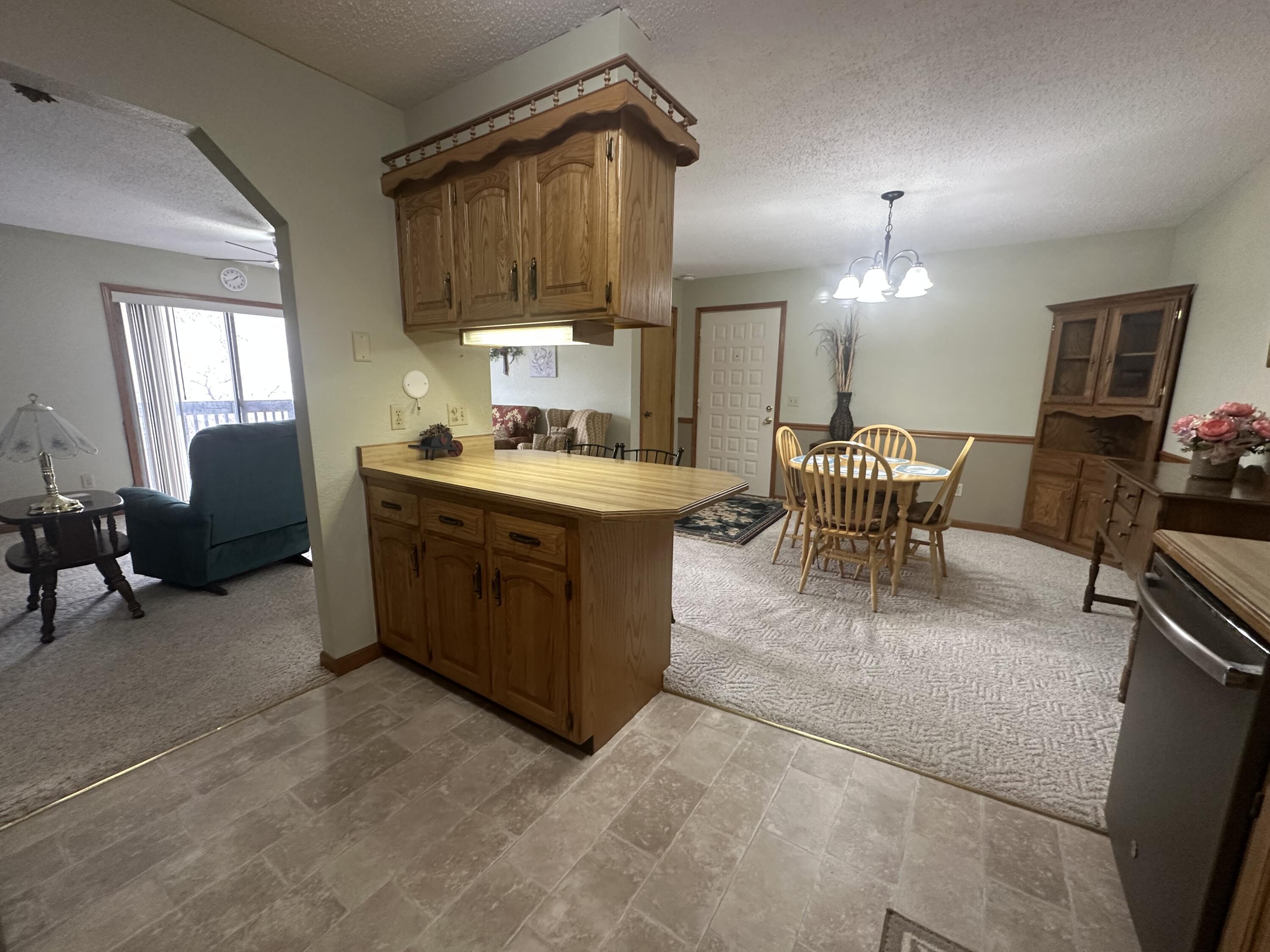 150 Sunken Forest Drive Property Photo 3