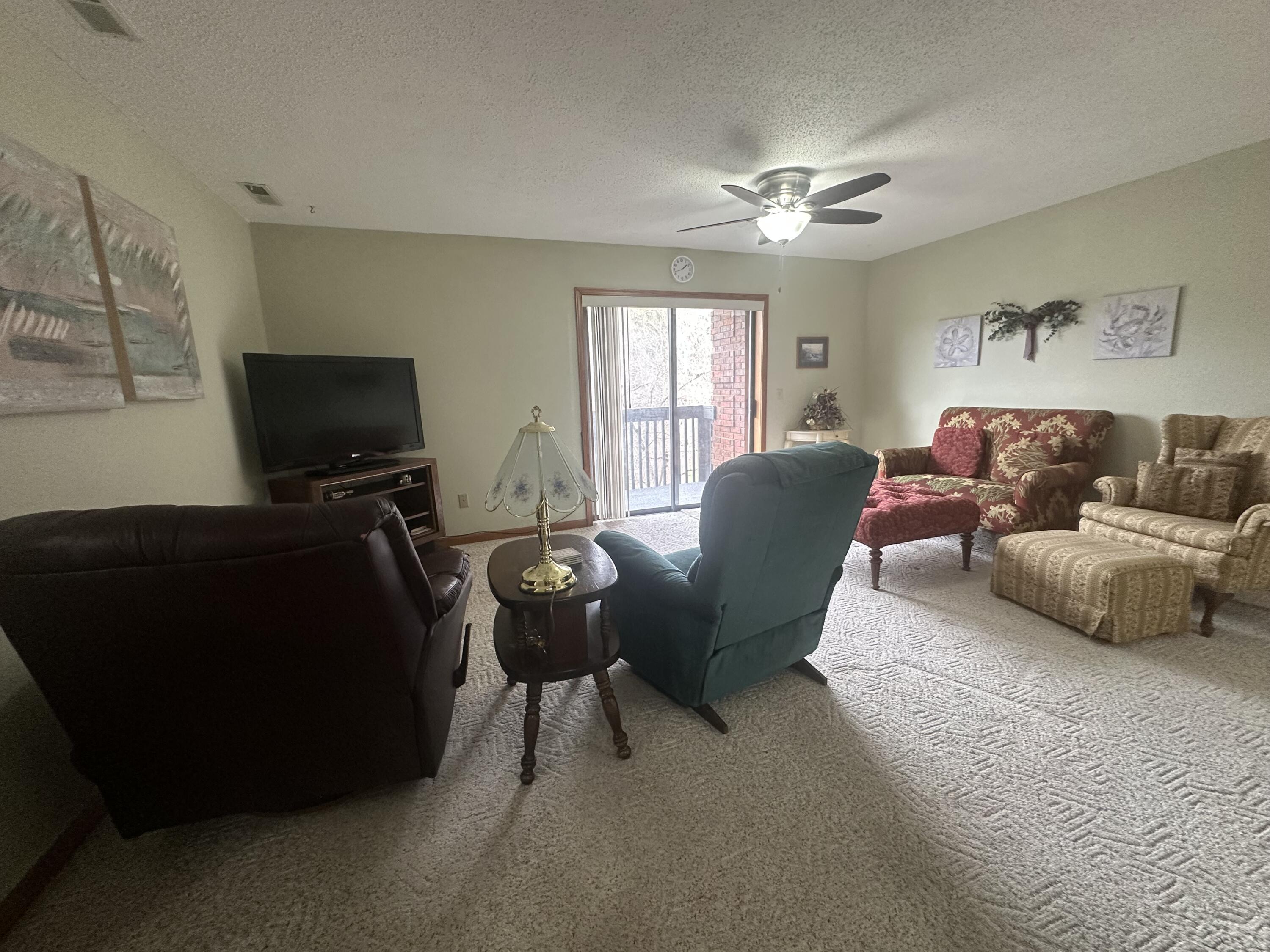 150 Sunken Forest Drive Property Photo 8
