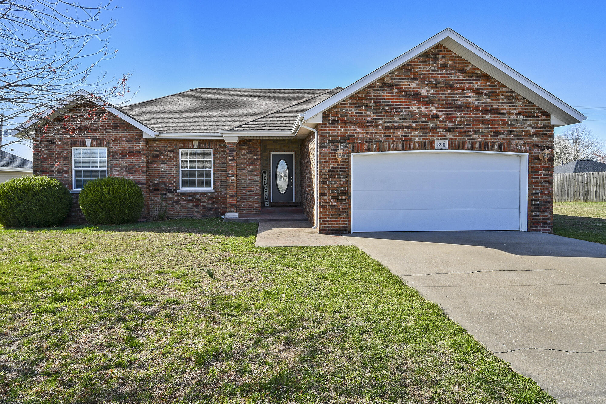 890 West Crestwood Street Property Photo
