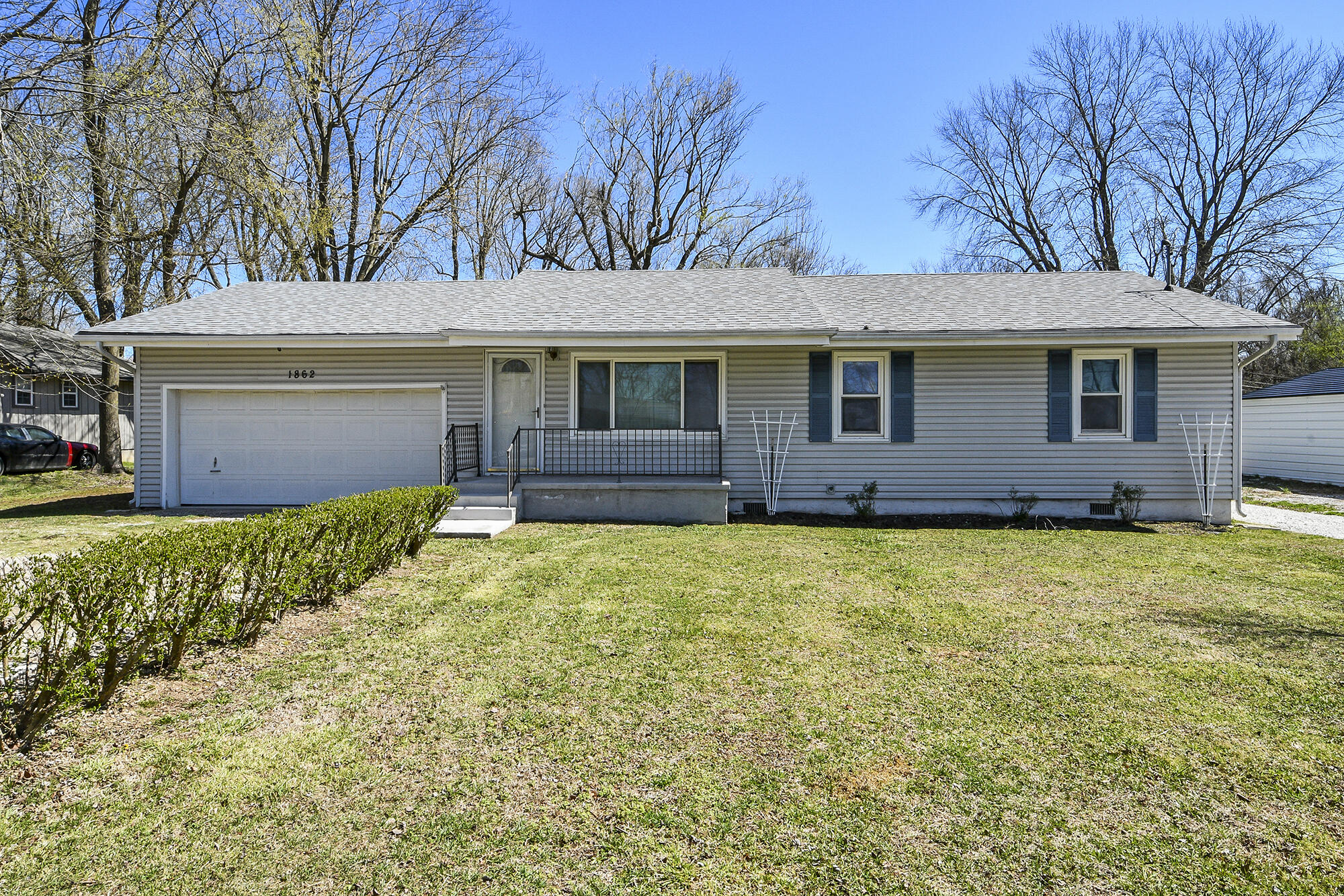 1862 North Marlan Avenue Property Photo 1