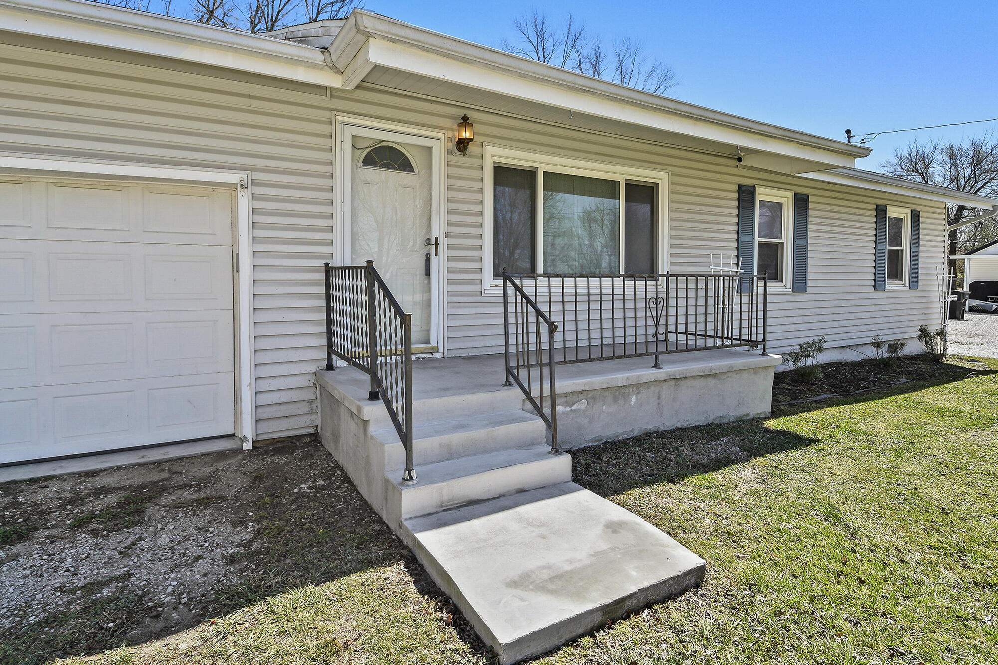 1862 North Marlan Avenue Property Photo 3