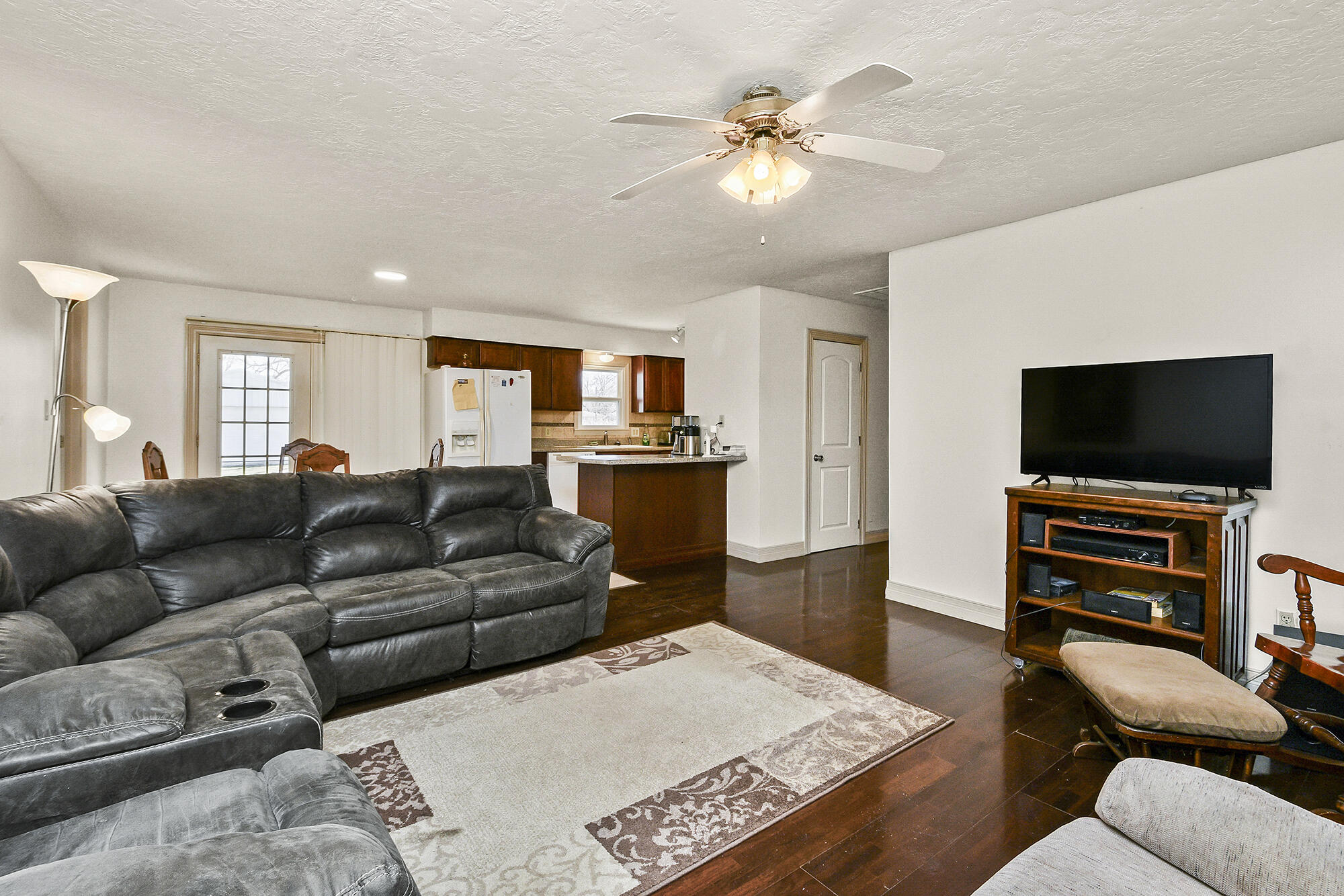 1862 North Marlan Avenue Property Photo 6