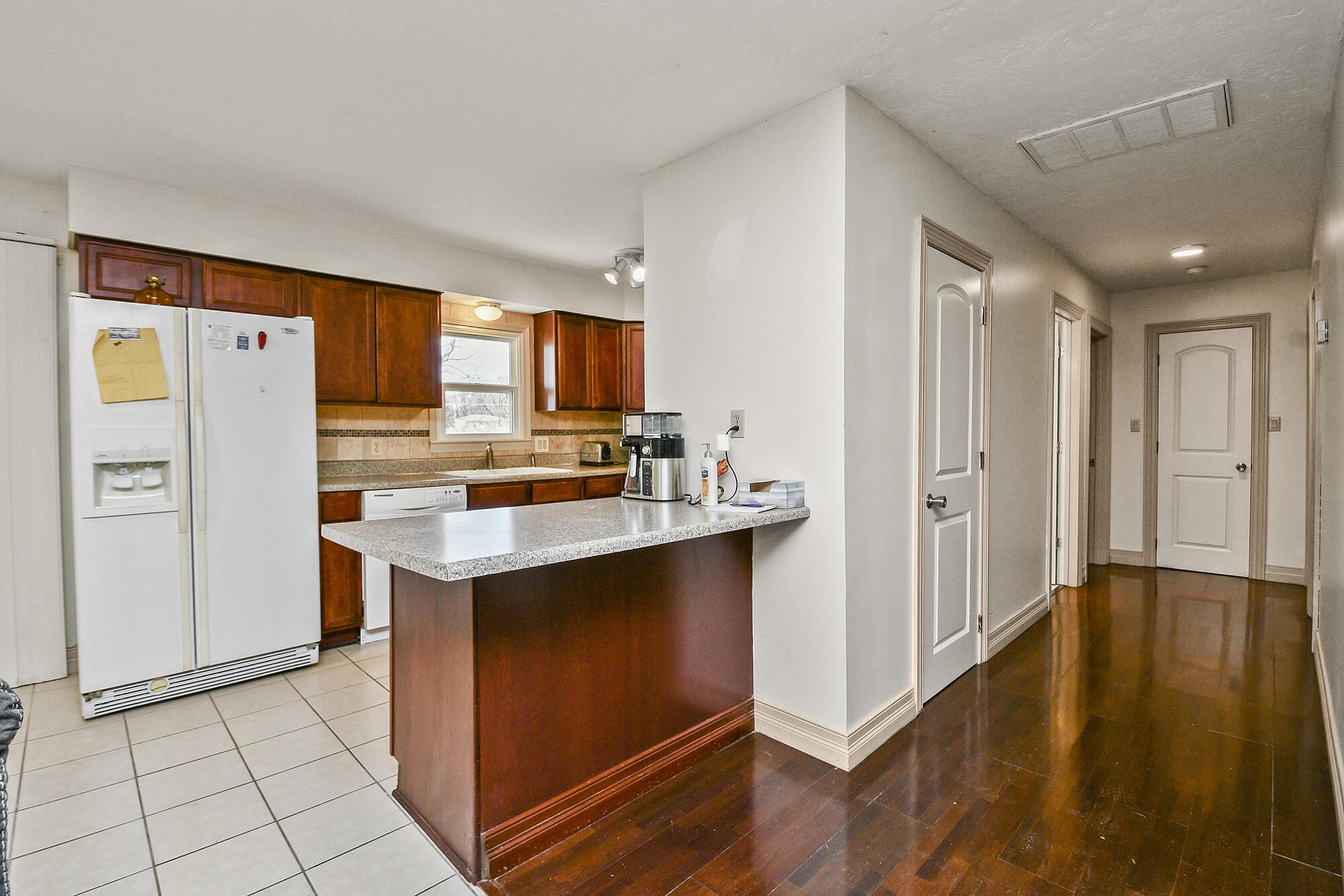 1862 North Marlan Avenue Property Photo 7
