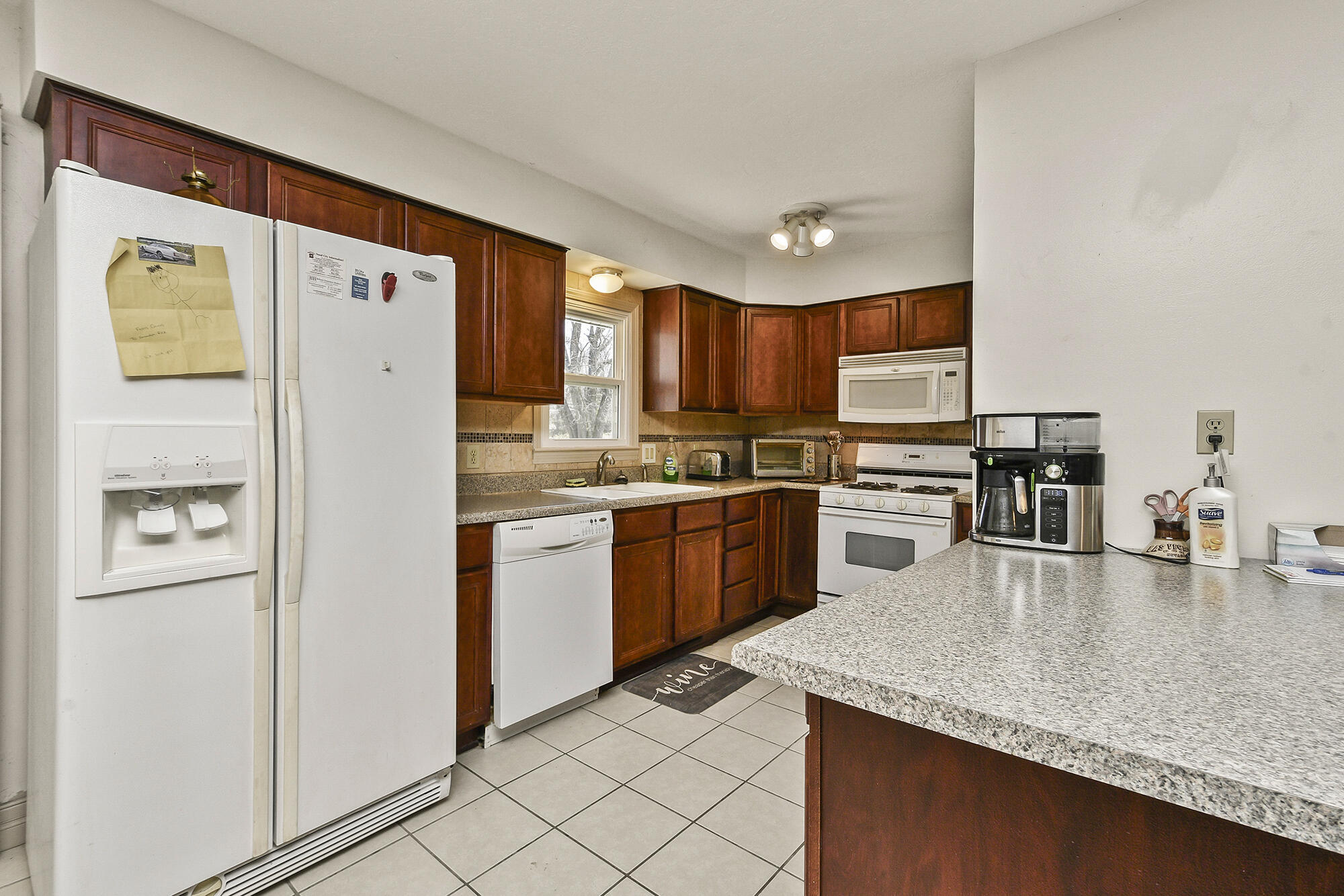 1862 North Marlan Avenue Property Photo 8