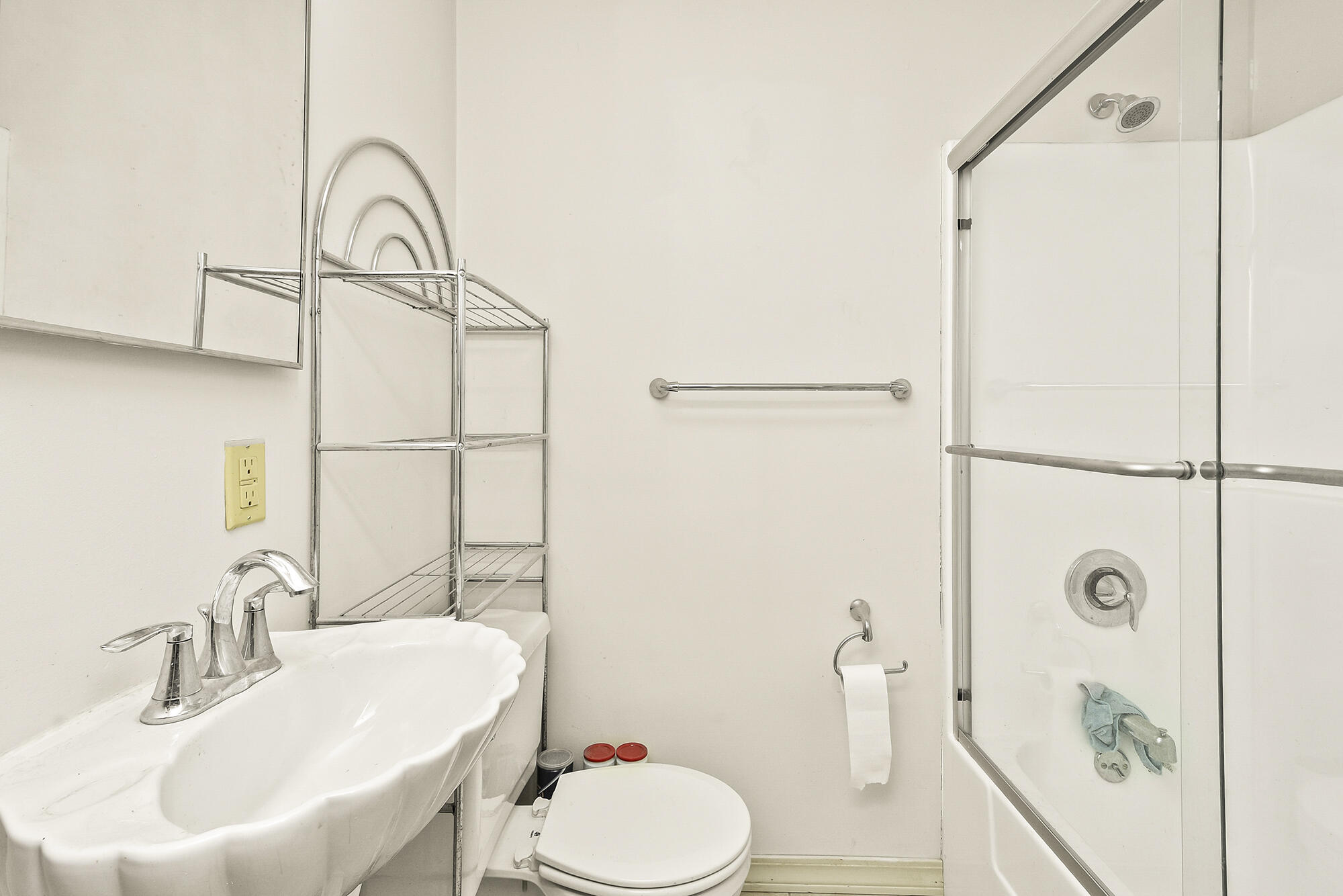 1862 North Marlan Avenue Property Photo 22