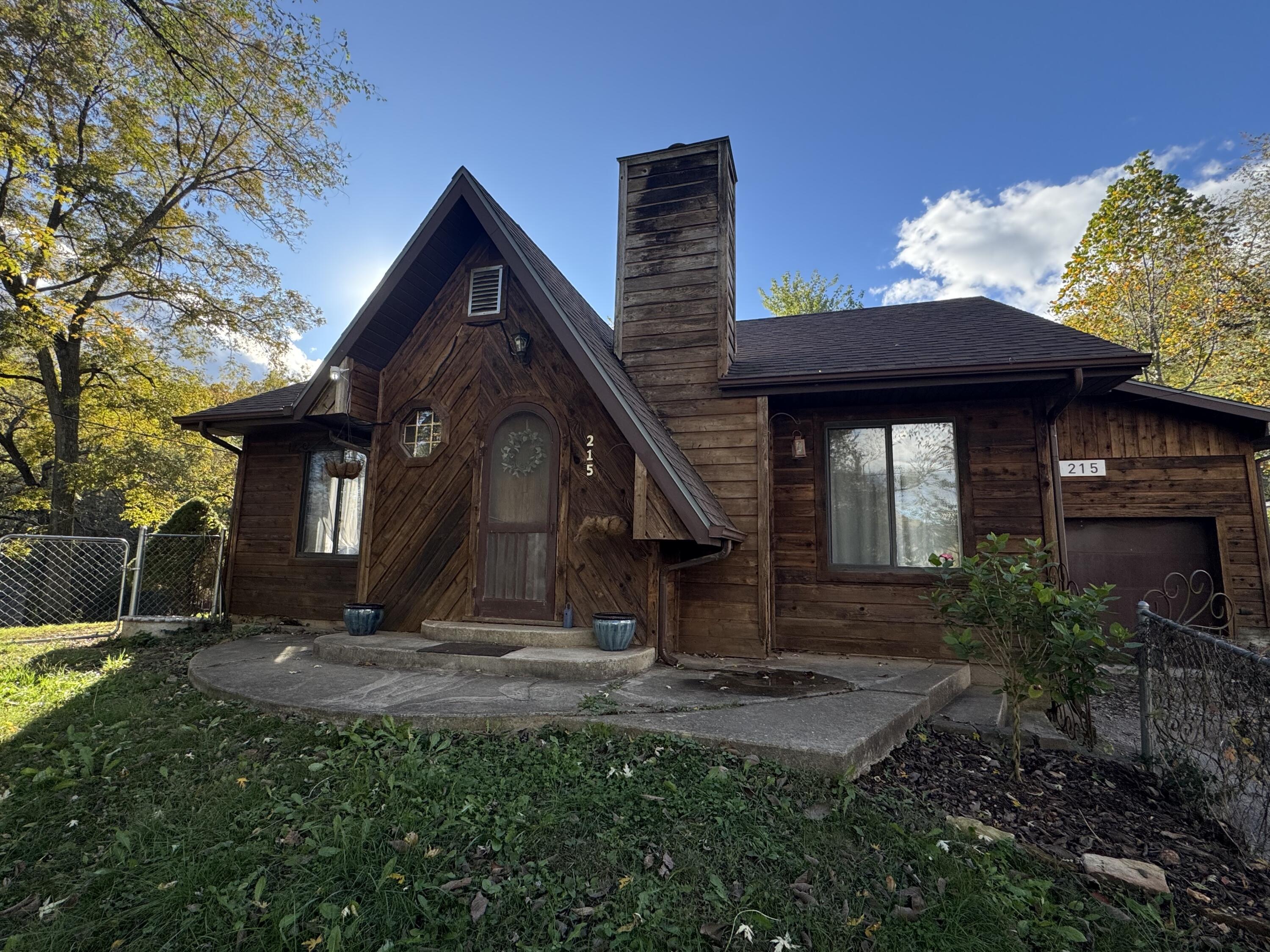 215 South Carr Street Property Photo 1