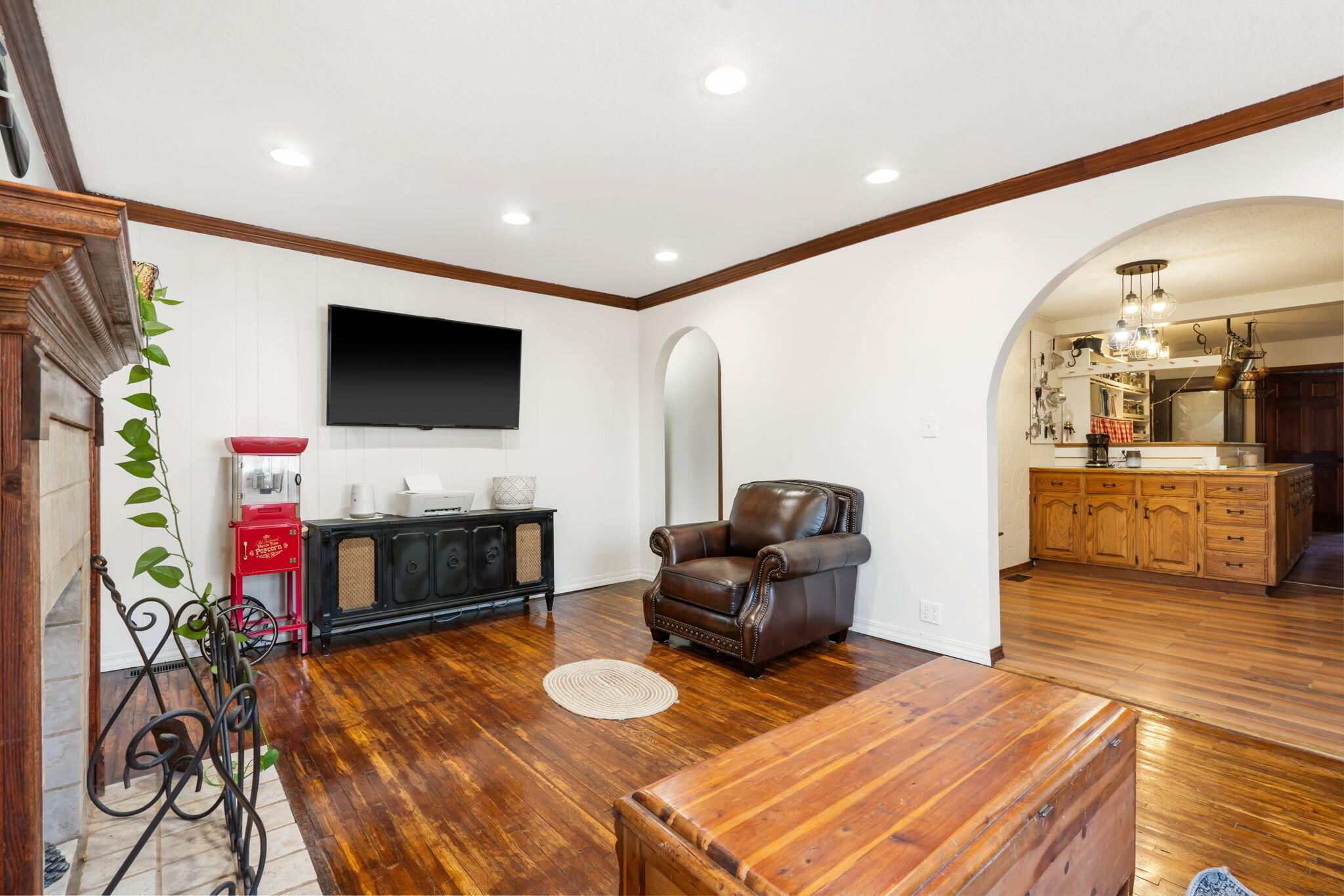 215 South Carr Street Property Photo 5