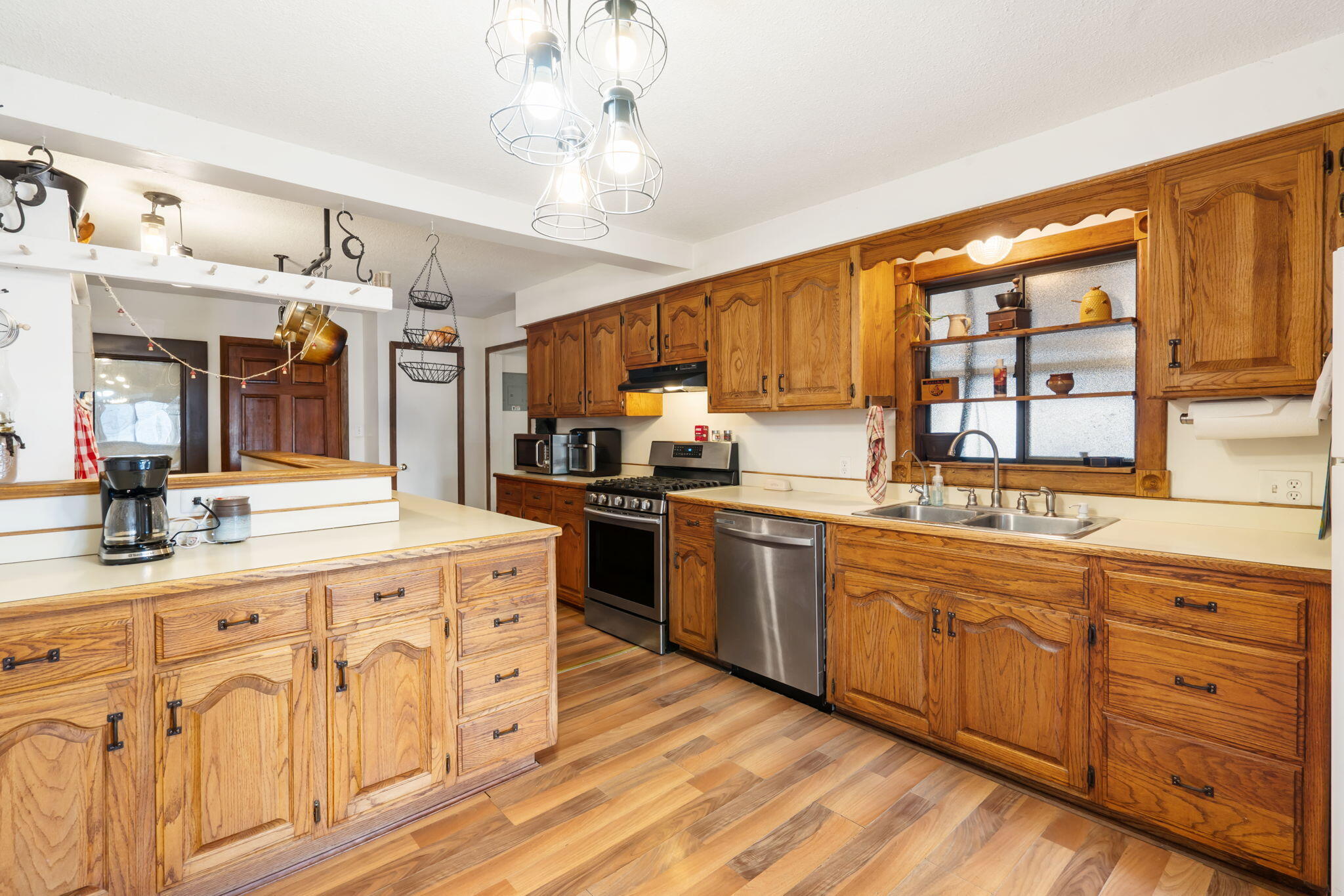 215 South Carr Street Property Photo 6