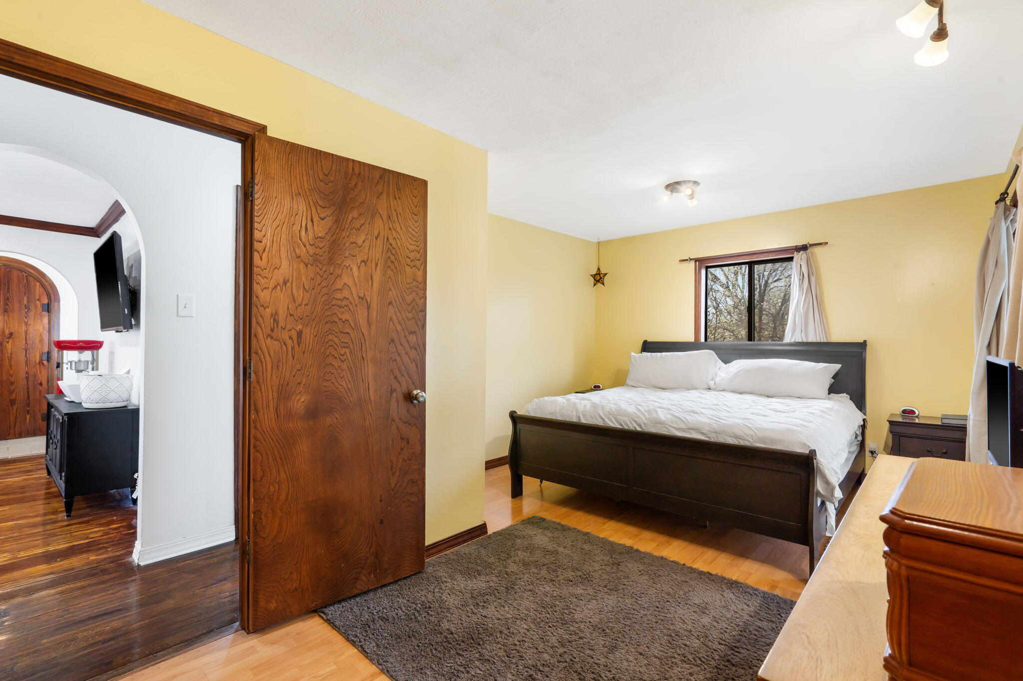 215 South Carr Street Property Photo 11