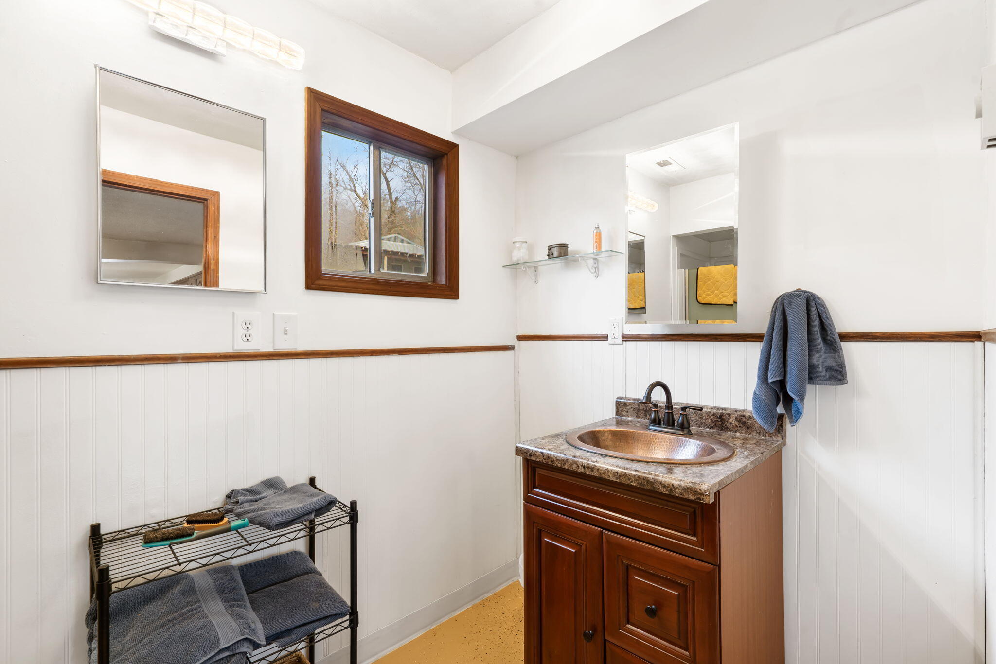 215 South Carr Street Property Photo 17