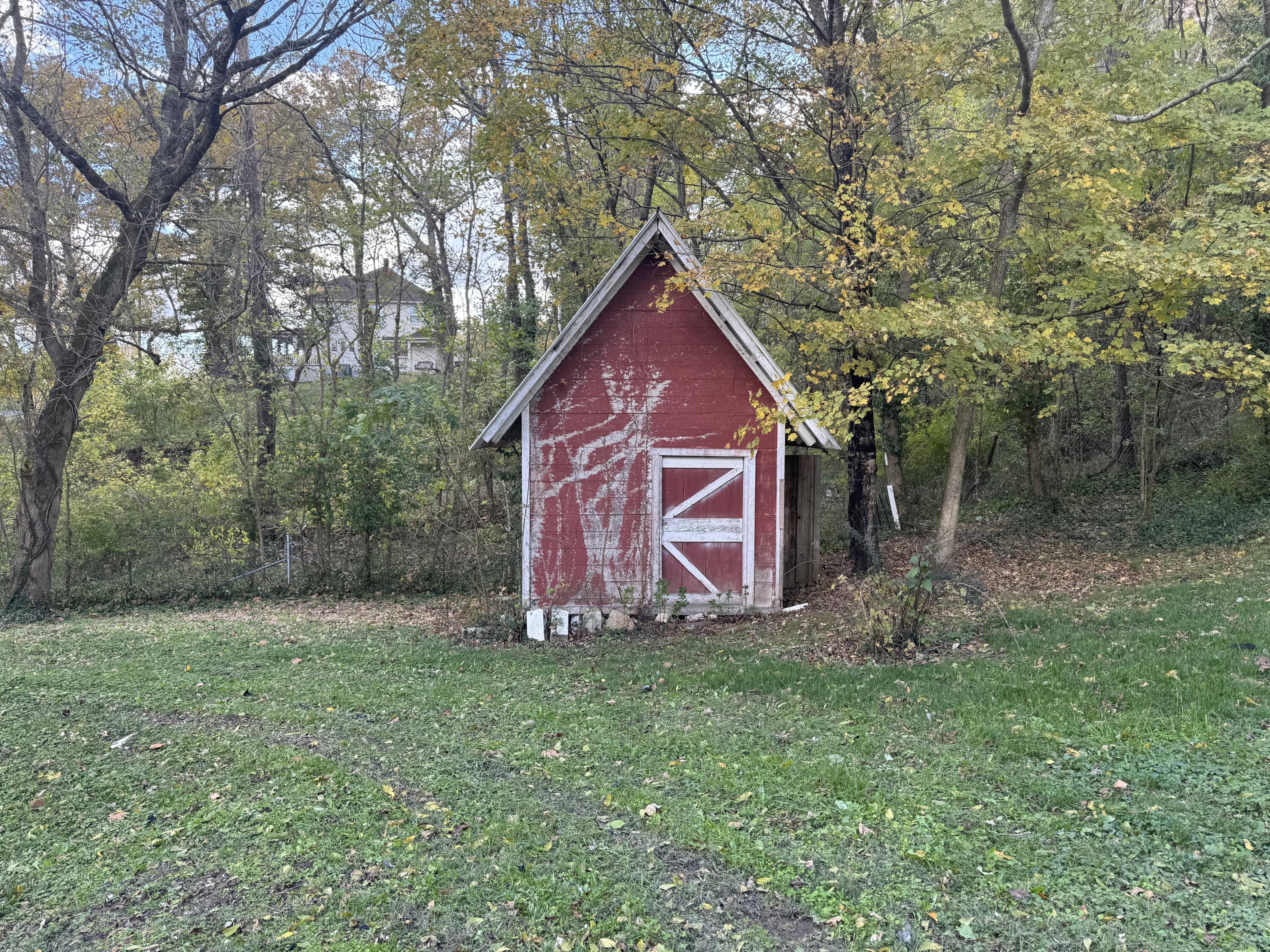 215 South Carr Street Property Photo 26