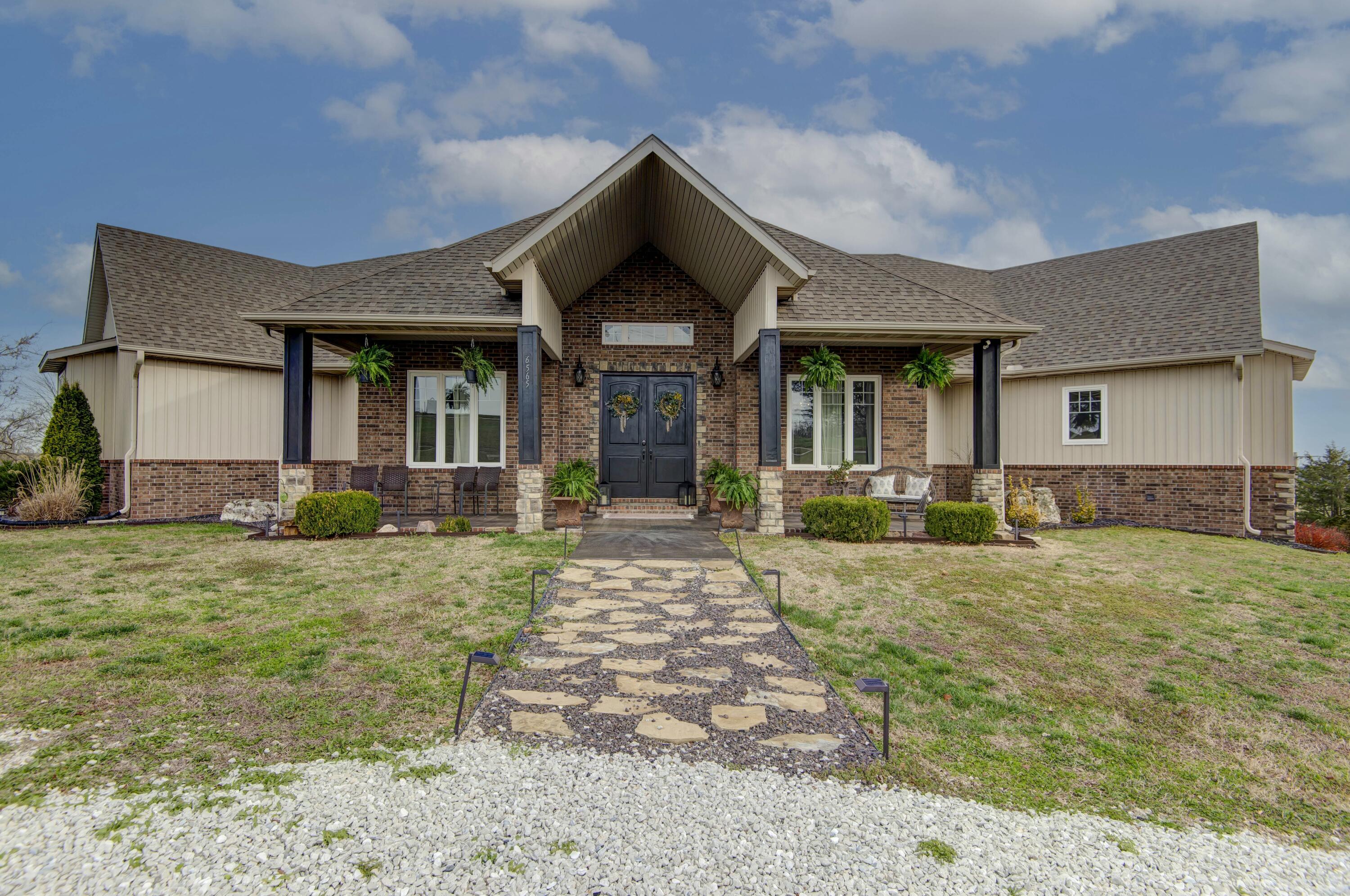 6565 South Farm Road 101 Property Photo 1