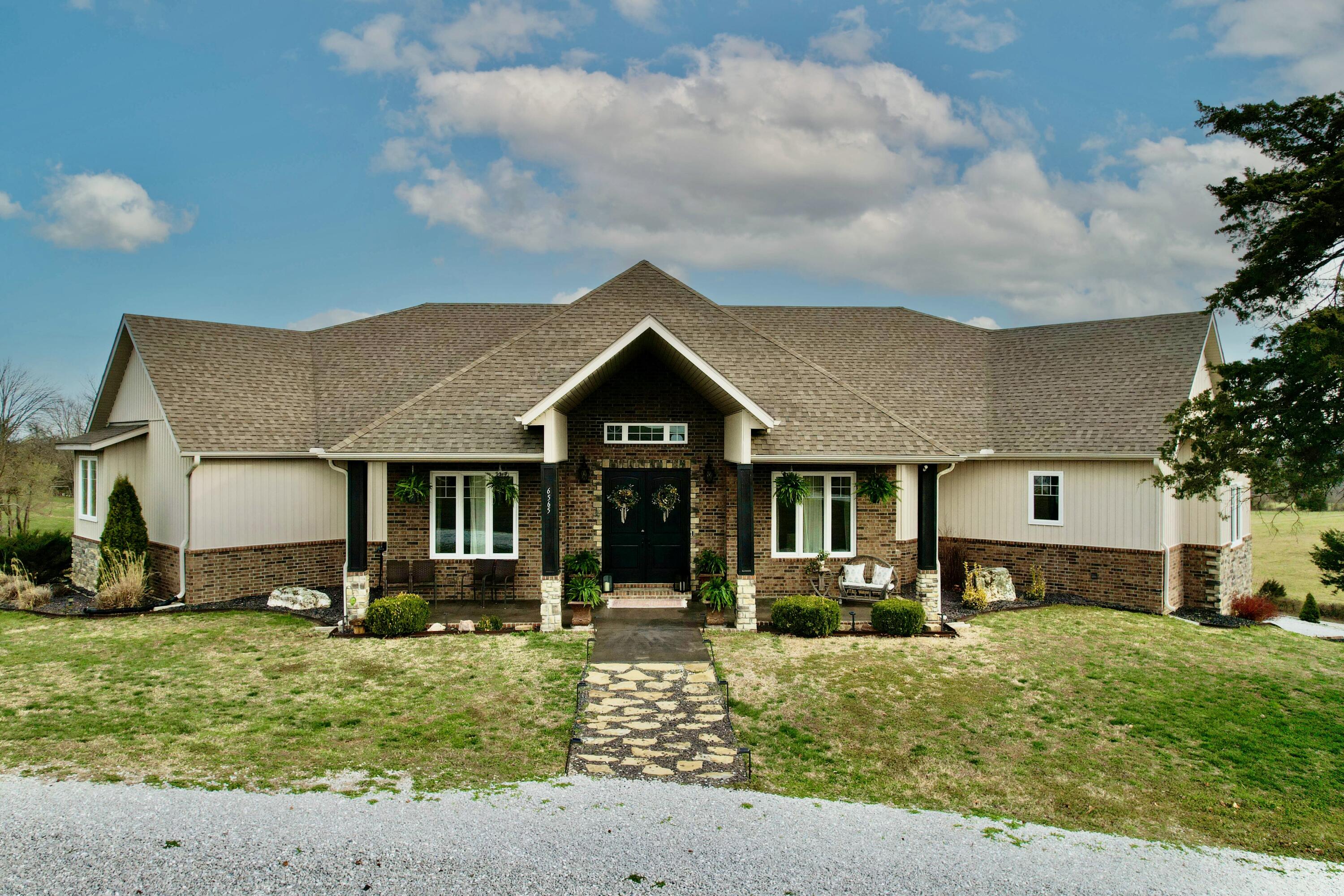 6565 South Farm Road 101 Property Photo 3