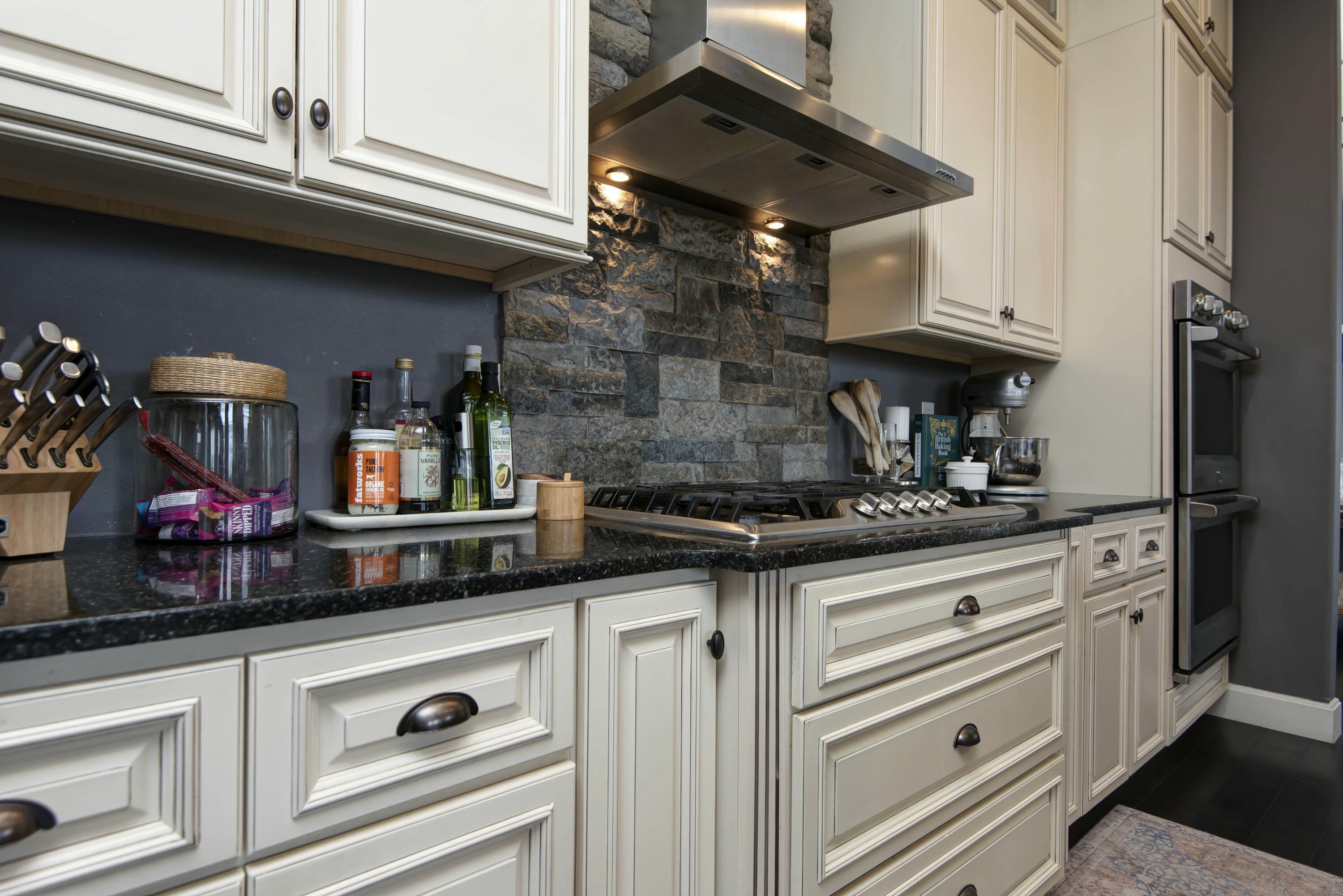 6565 South Farm Road 101 Property Photo 16