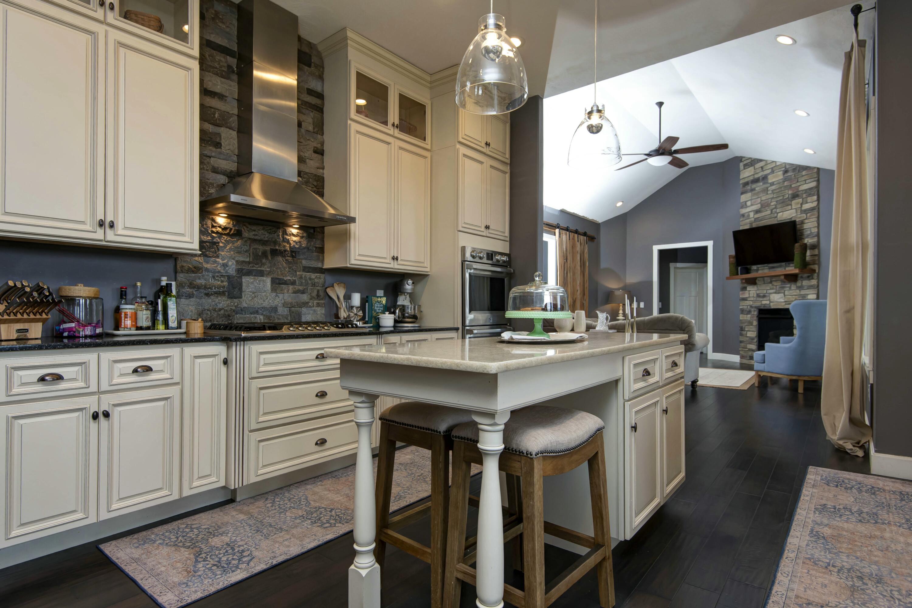 6565 South Farm Road 101 Property Photo 17