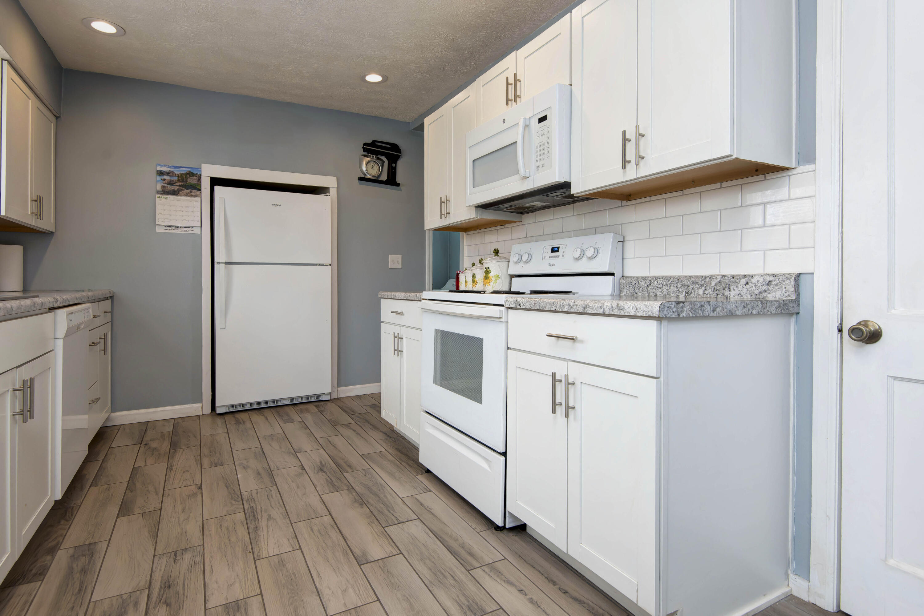 3159 North Howard Avenue Property Photo 6