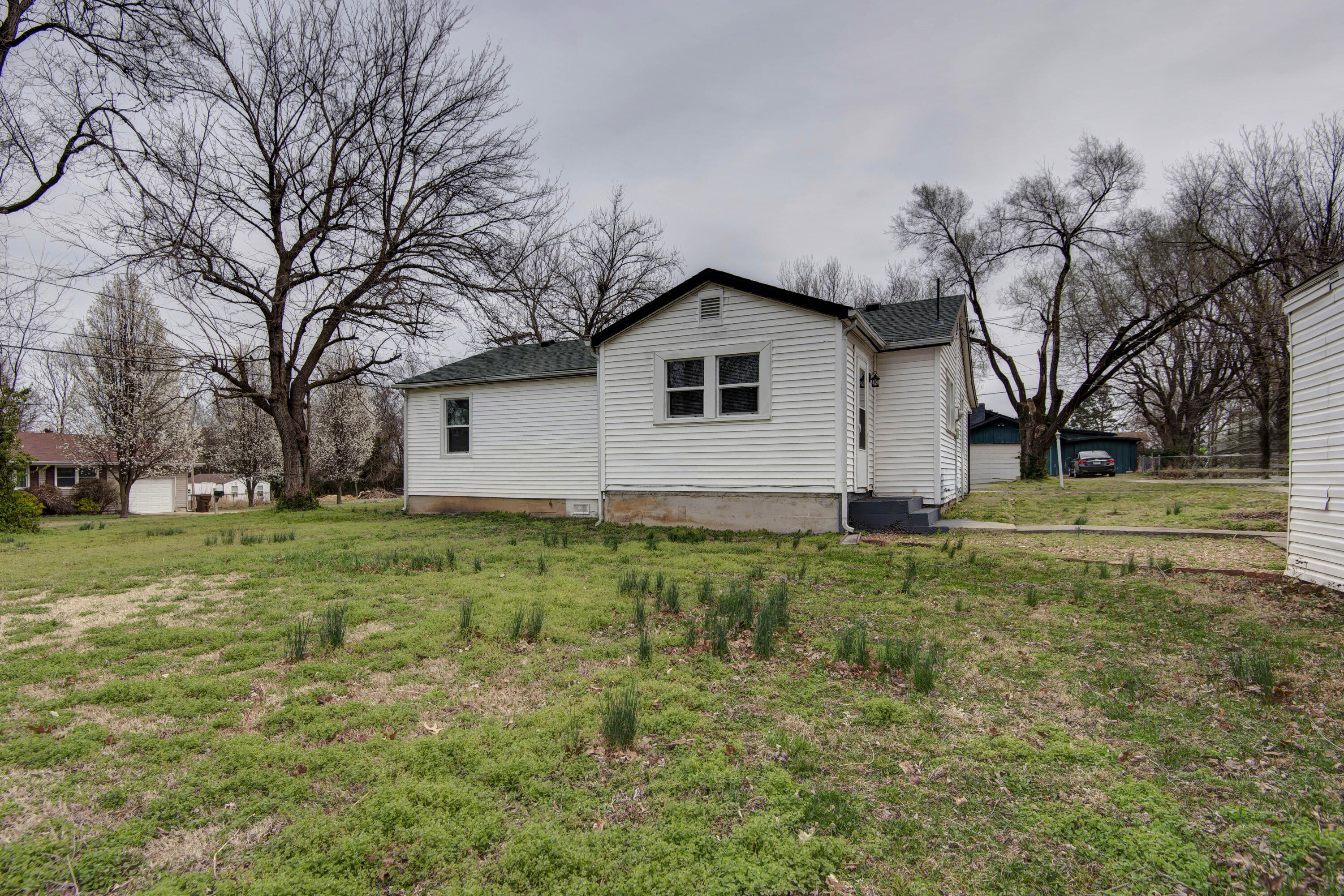 3159 North Howard Avenue Property Photo 23