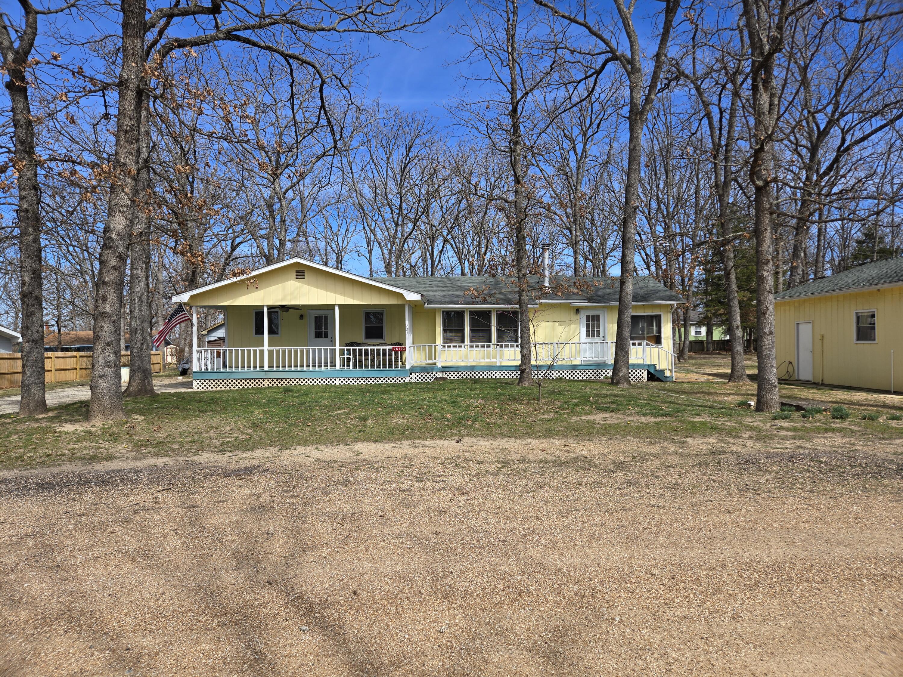 25193 Cedar Crest Drive Property Photo 3