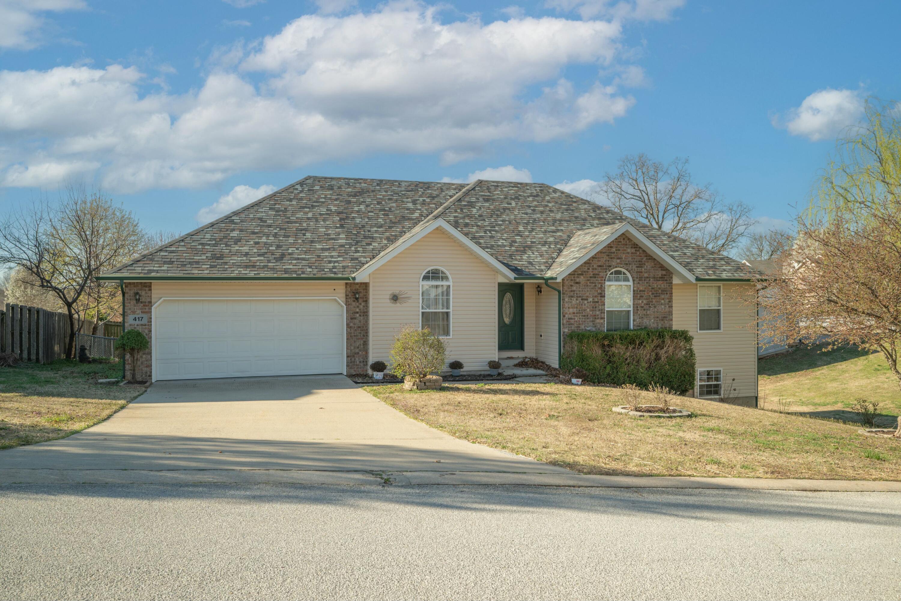 417 Ravenwood Property Photo 1