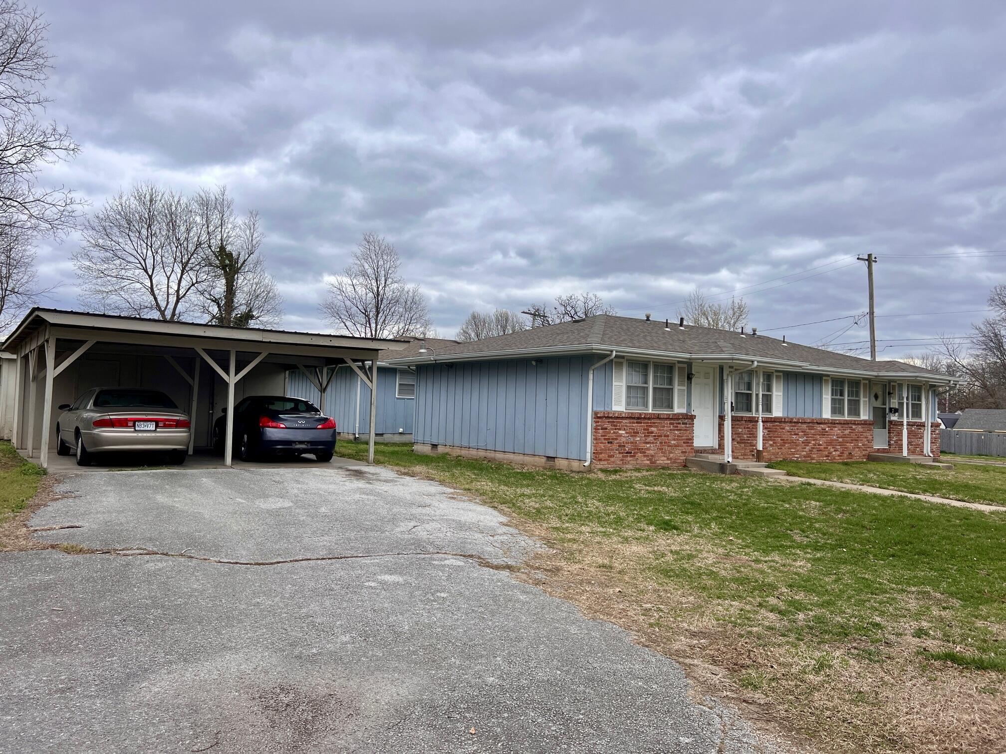 1341 East High Street Property Photo 3