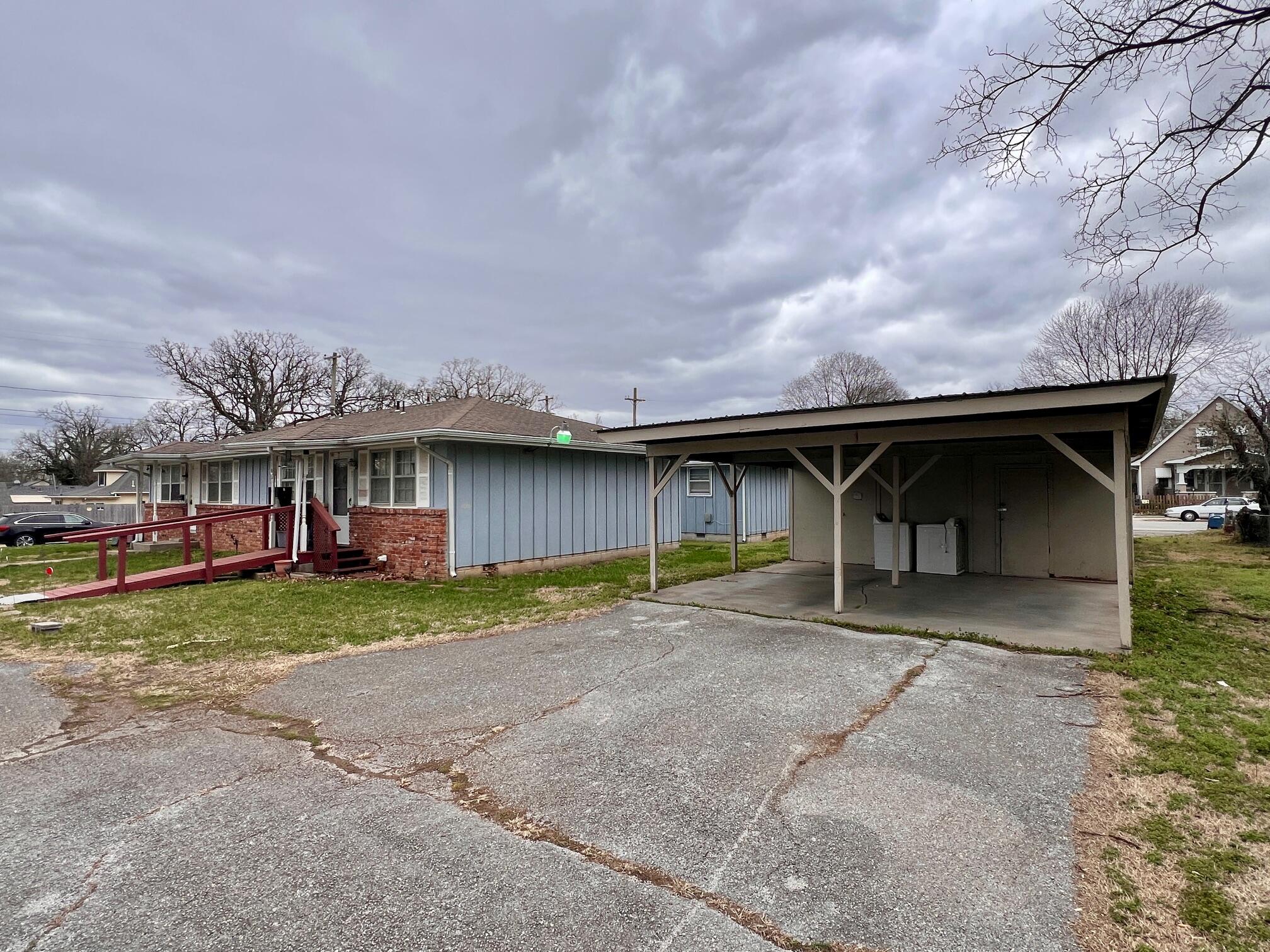 1341 East High Street Property Photo 4