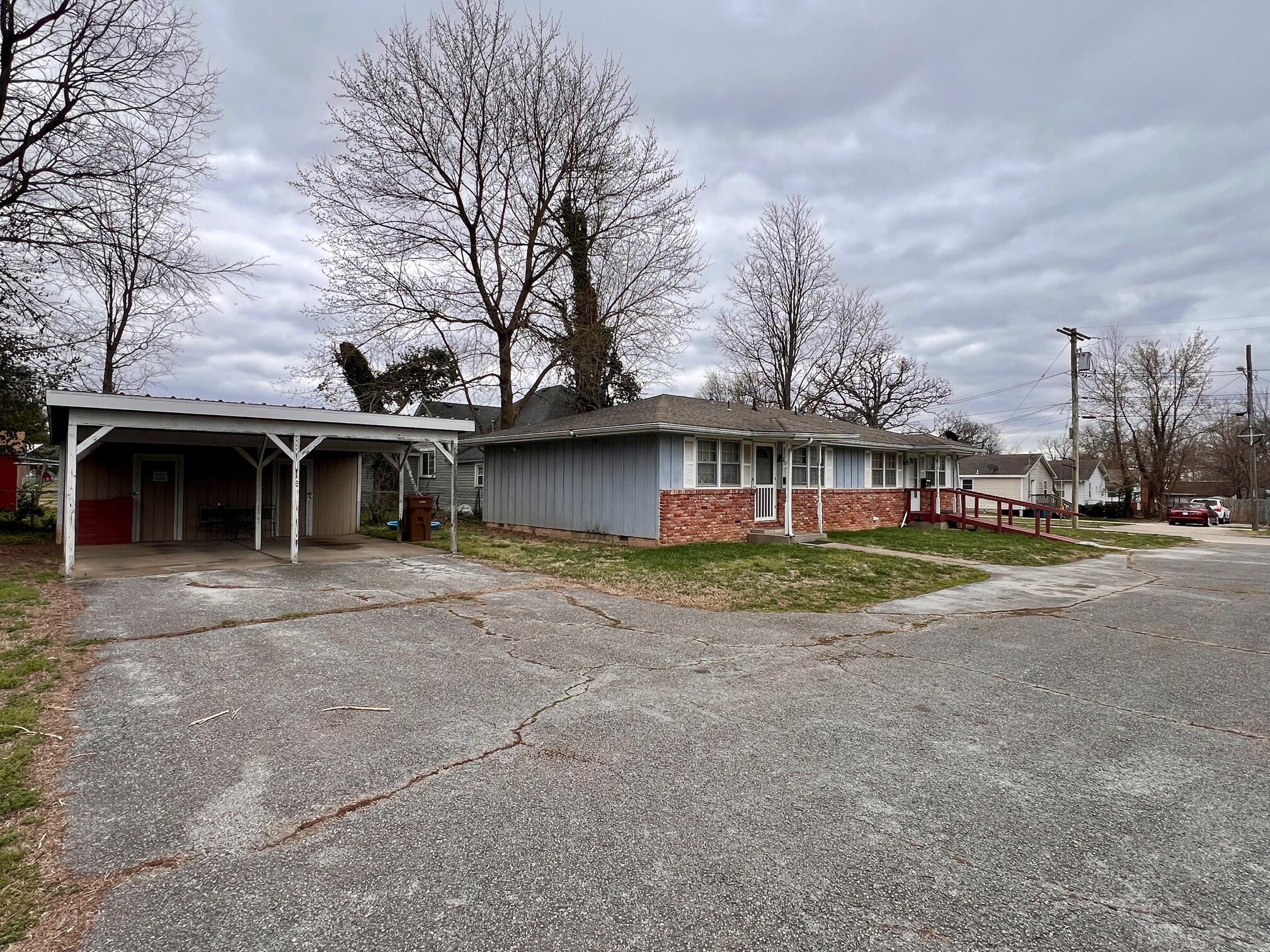 1341 East High Street Property Photo 6
