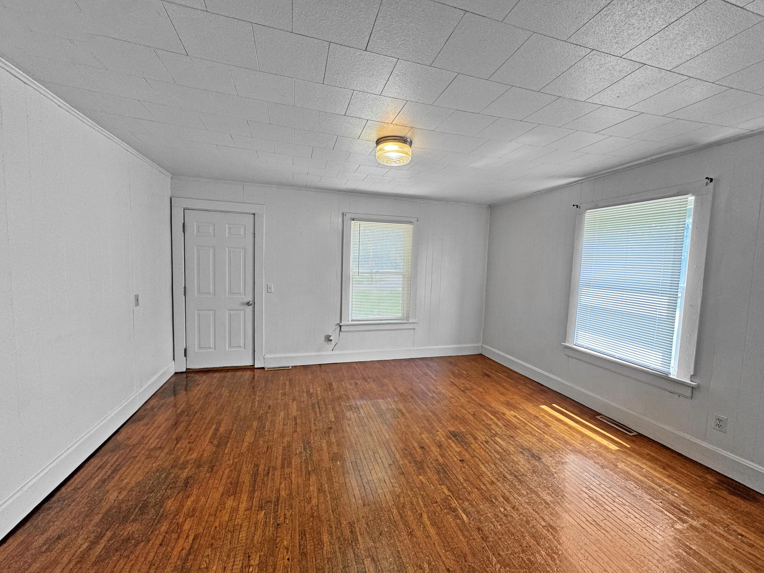 2601 North Howard Avenue Property Photo 2