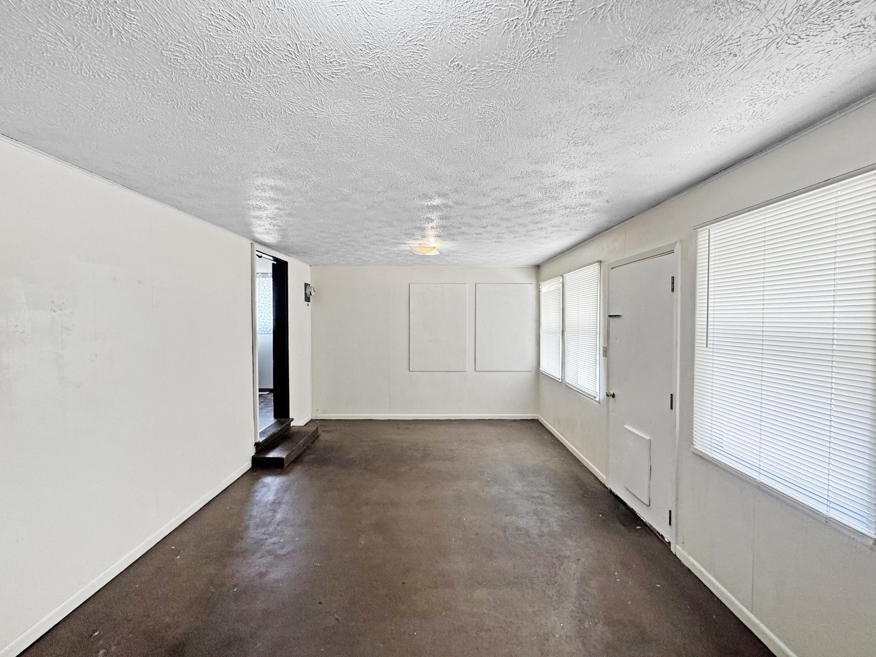 2601 North Howard Avenue Property Photo 9