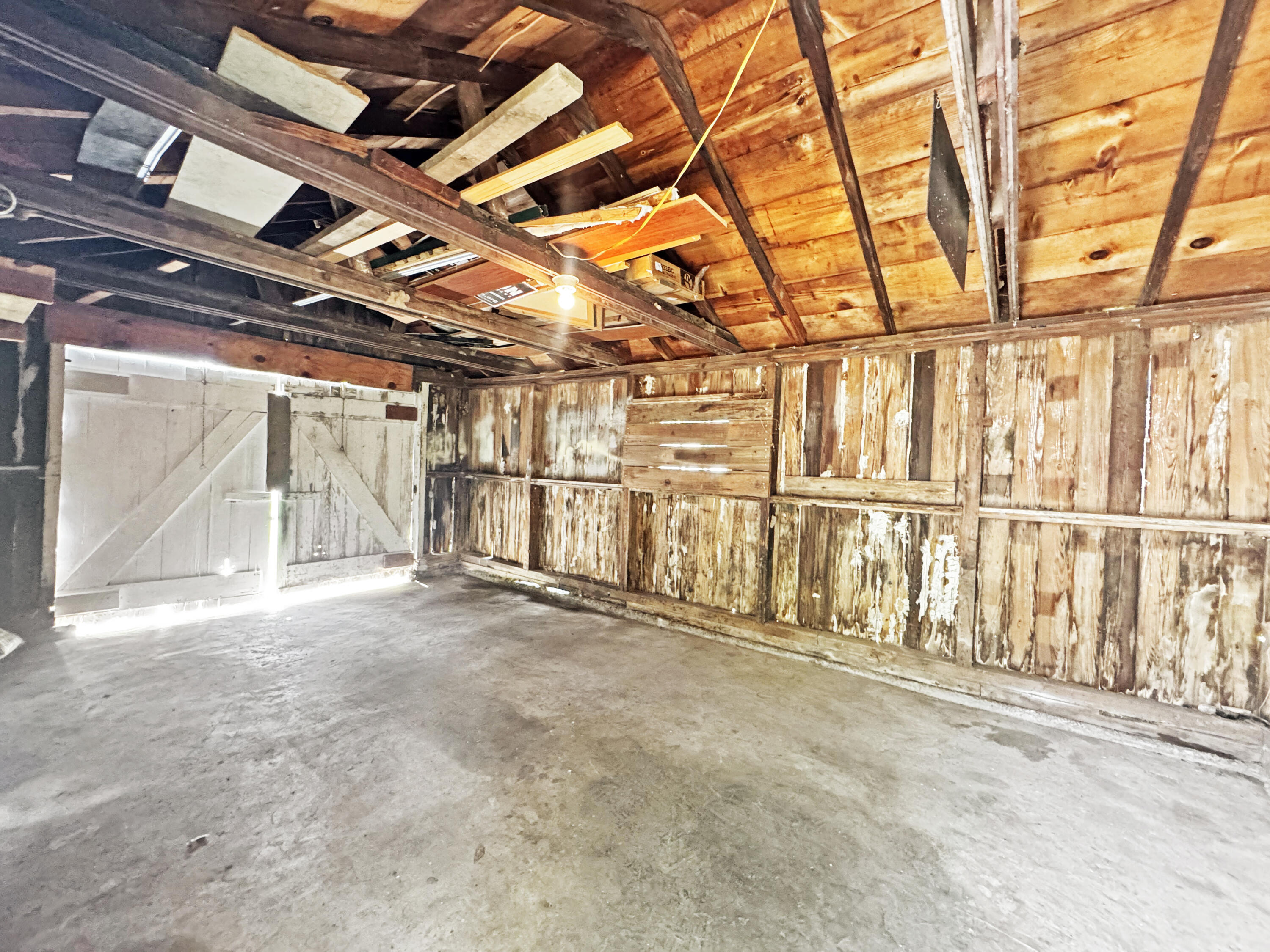 2601 North Howard Avenue Property Photo 11