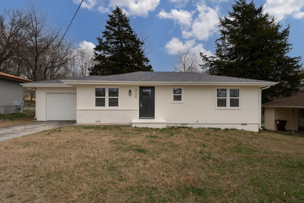 3748 South Elmview Avenue Property Photo 1