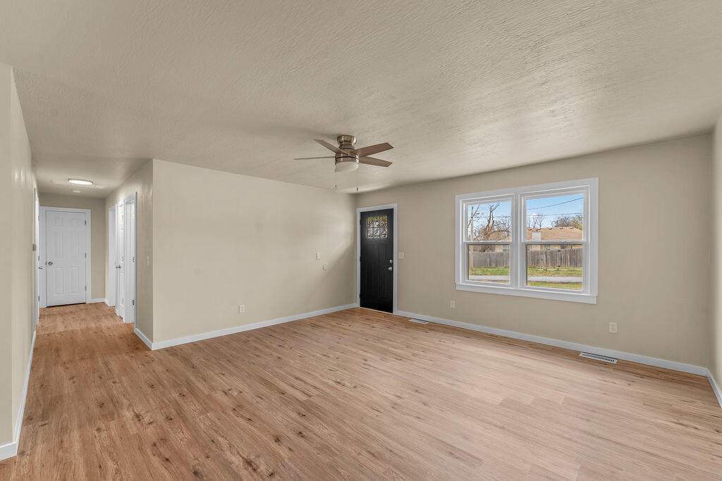 3748 South Elmview Avenue Property Photo 6