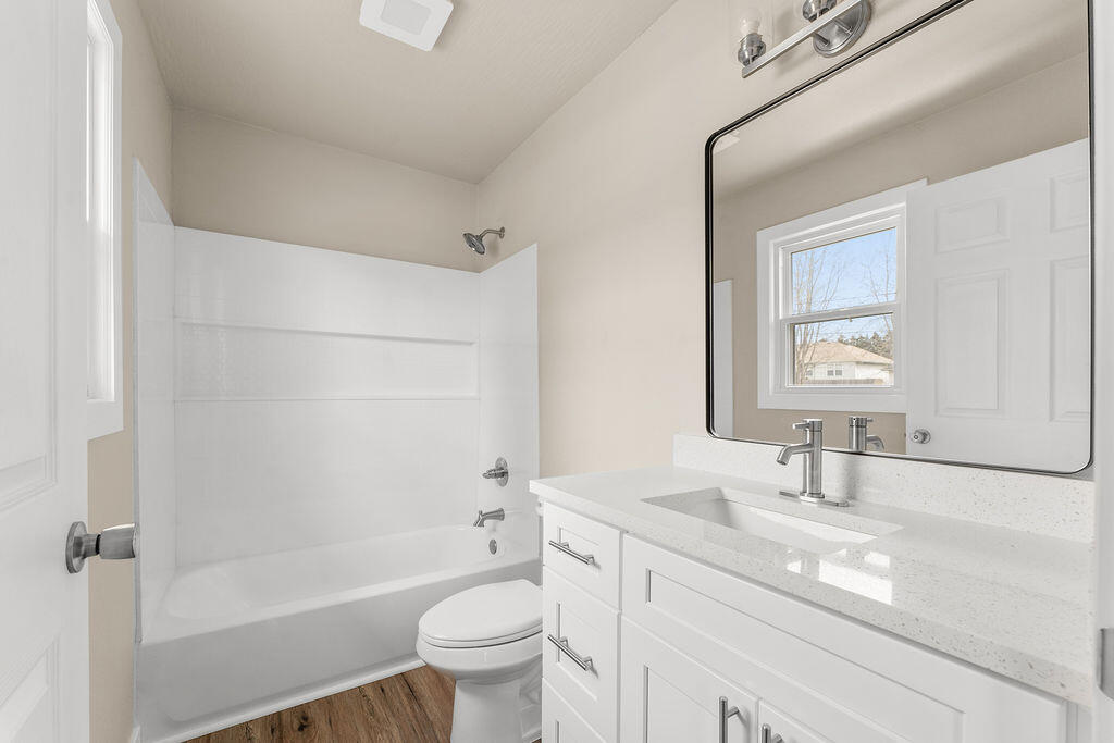 3748 South Elmview Avenue Property Photo 15