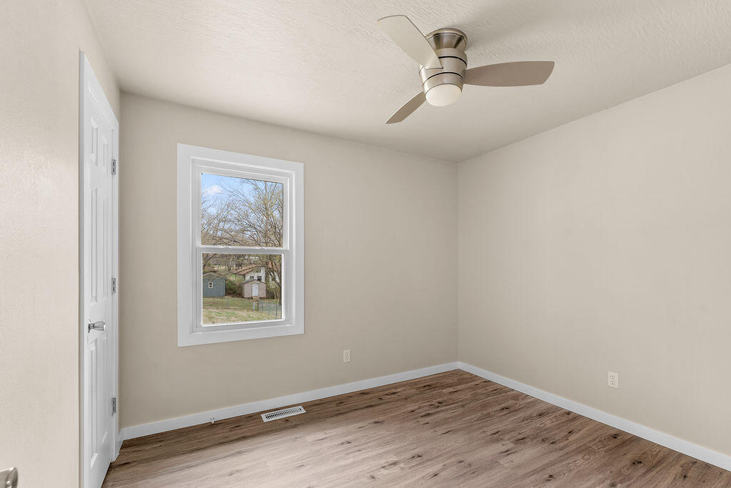 3748 South Elmview Avenue Property Photo 16