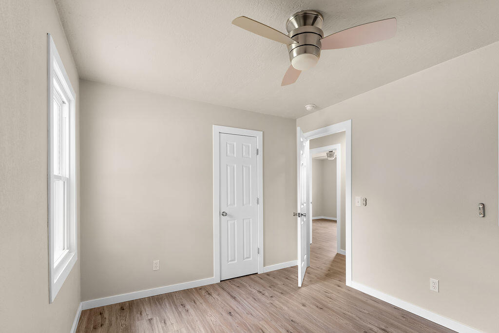 3748 South Elmview Avenue Property Photo 19