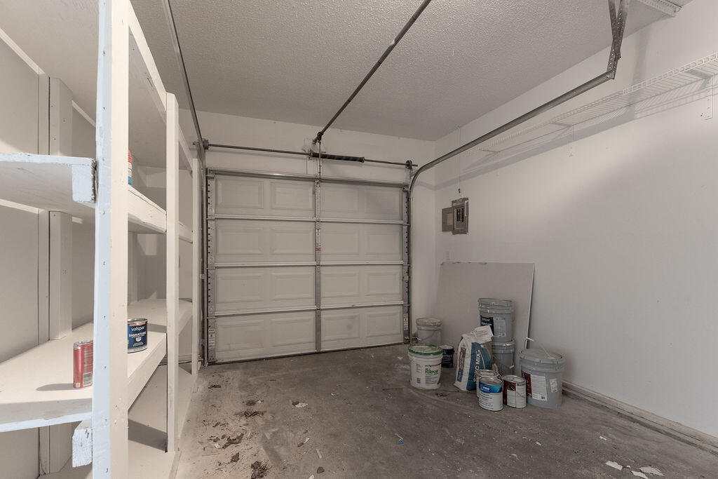 3748 South Elmview Avenue Property Photo 20