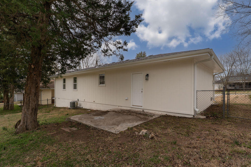 3748 South Elmview Avenue Property Photo 21