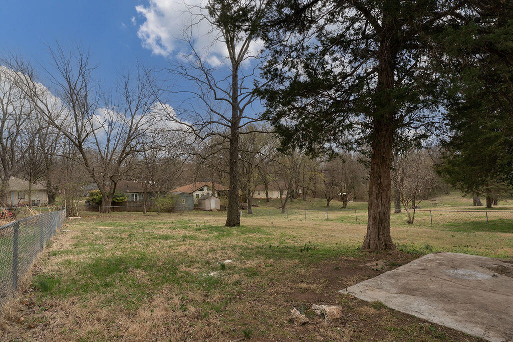3748 South Elmview Avenue Property Photo 22