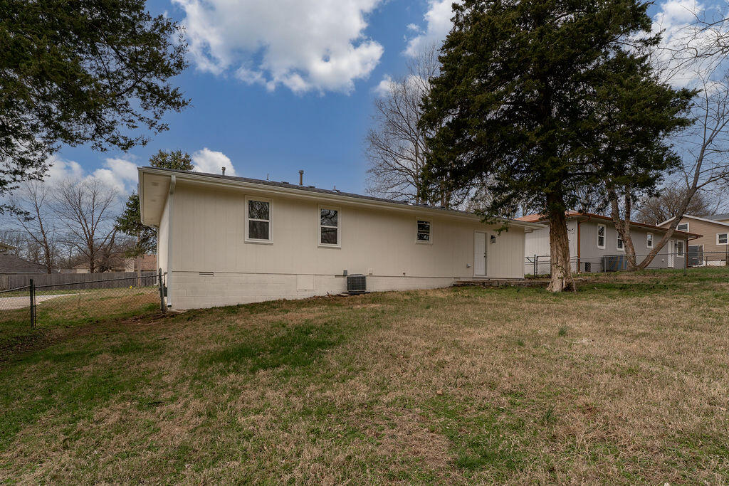 3748 South Elmview Avenue Property Photo 23