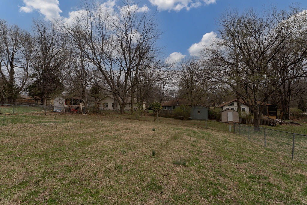 3748 South Elmview Avenue Property Photo 24