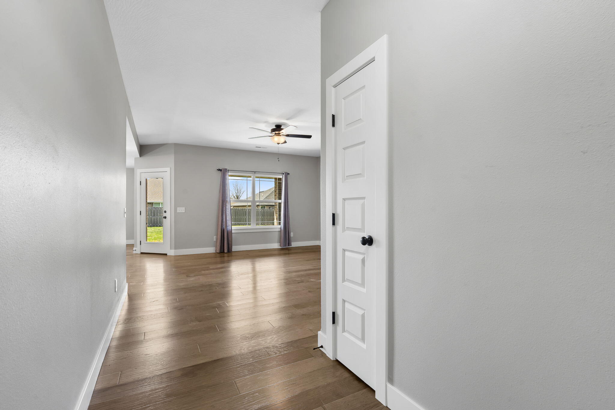 6005 South Willow Street Property Photo 6