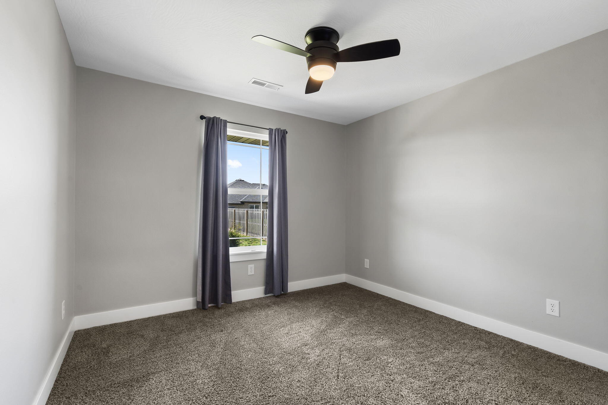 6005 South Willow Street Property Photo 24