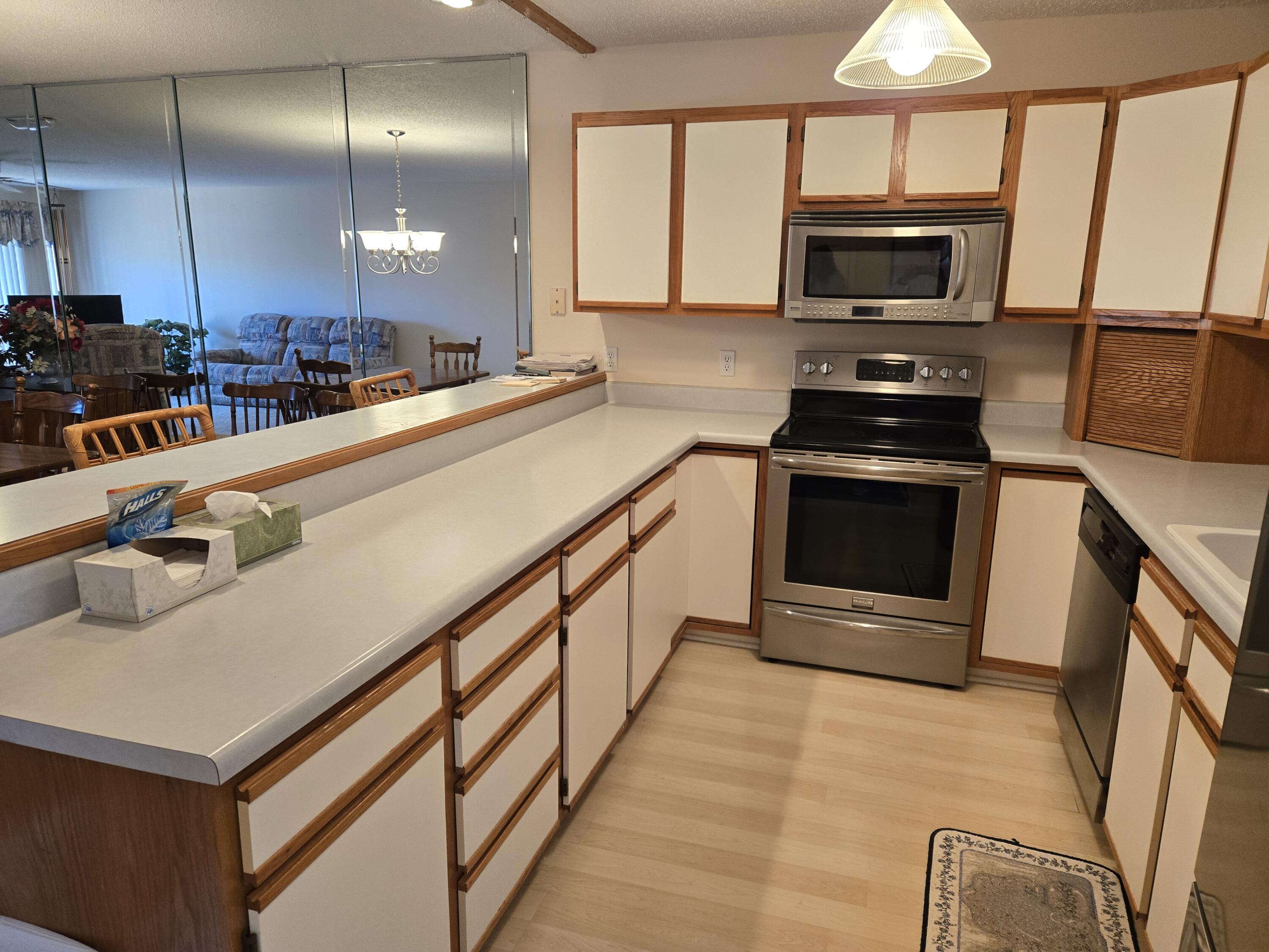 300 Port Drive Property Photo 6