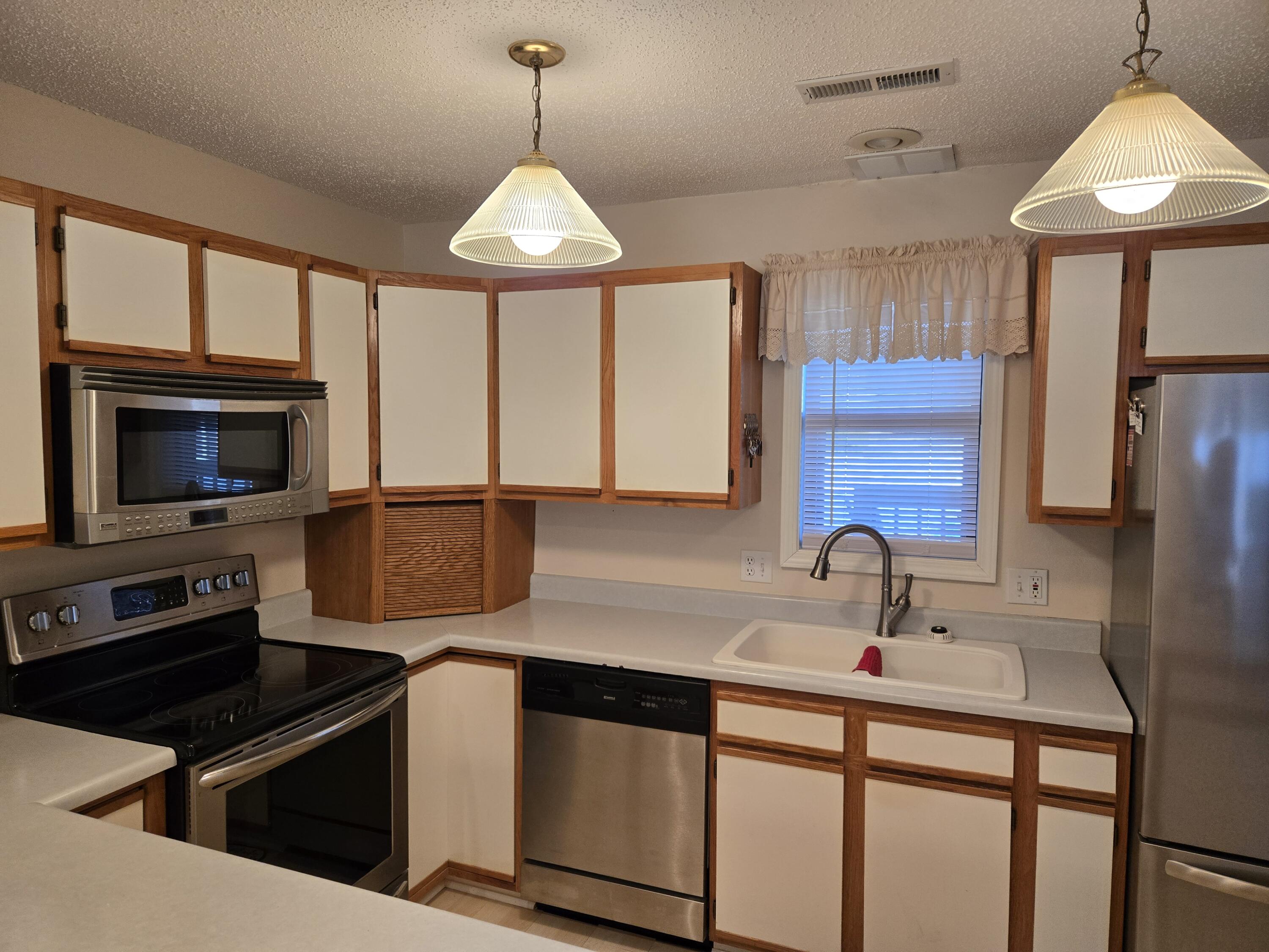 300 Port Drive Property Photo 7