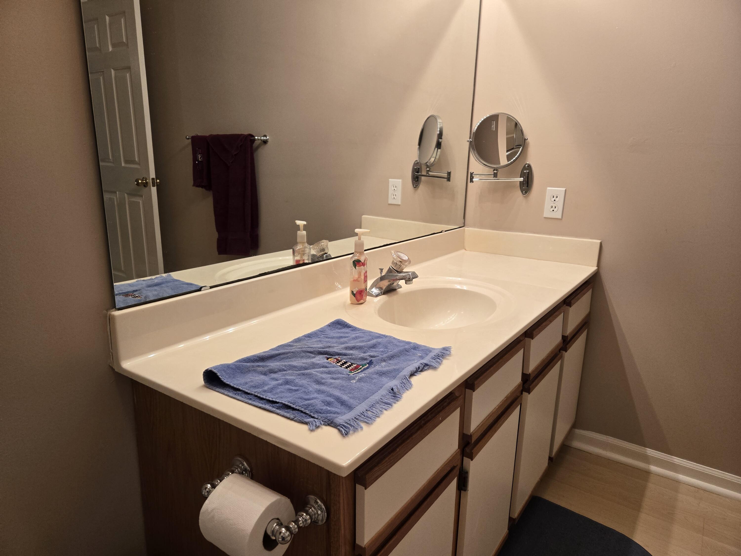 300 Port Drive Property Photo 13