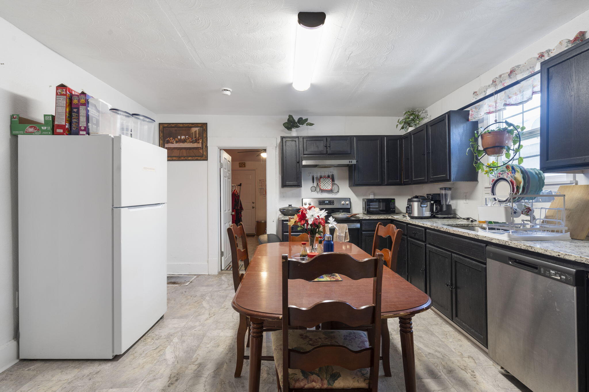 1042-1052 Commercial Property Photo 7