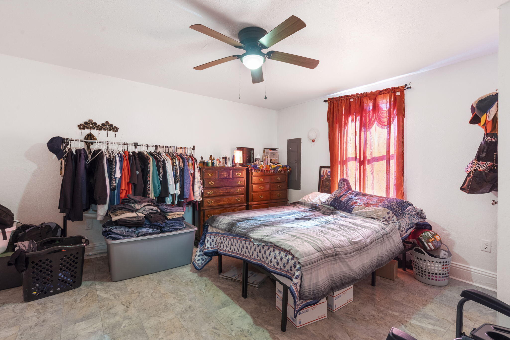 1042-1052 Commercial Property Photo 10