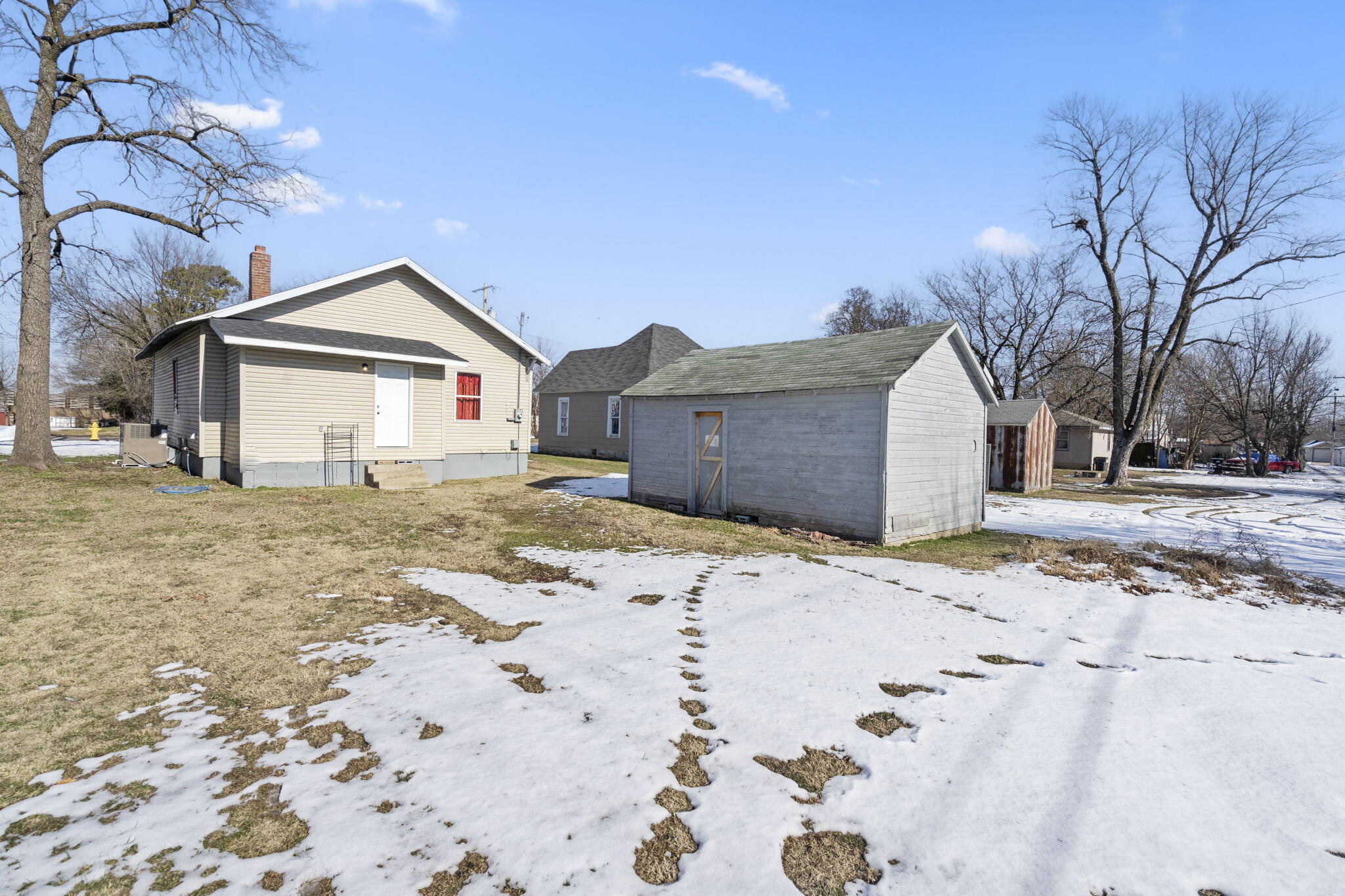 1042-1052 Commercial Property Photo 17