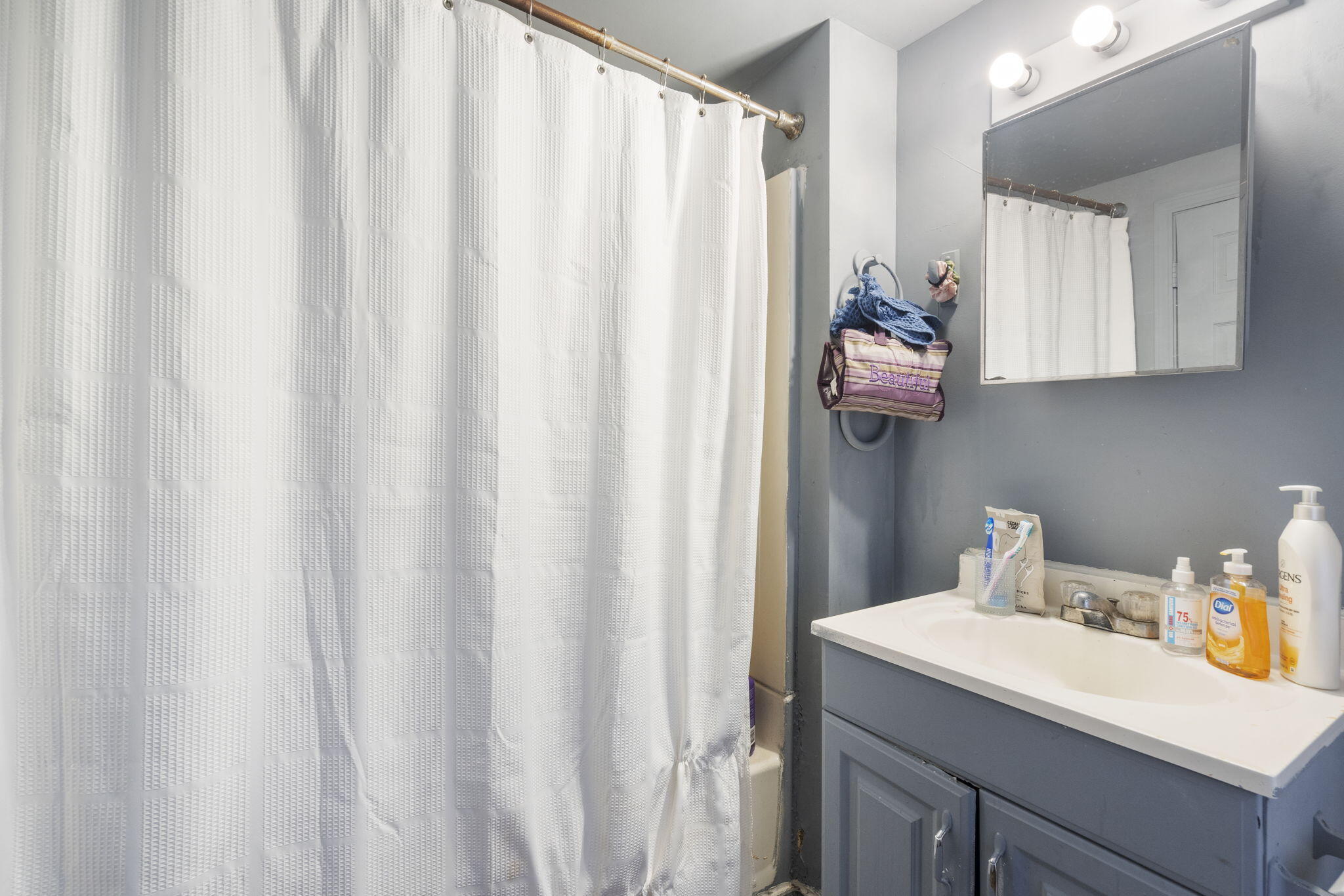 1042-1052 Commercial Property Photo 32